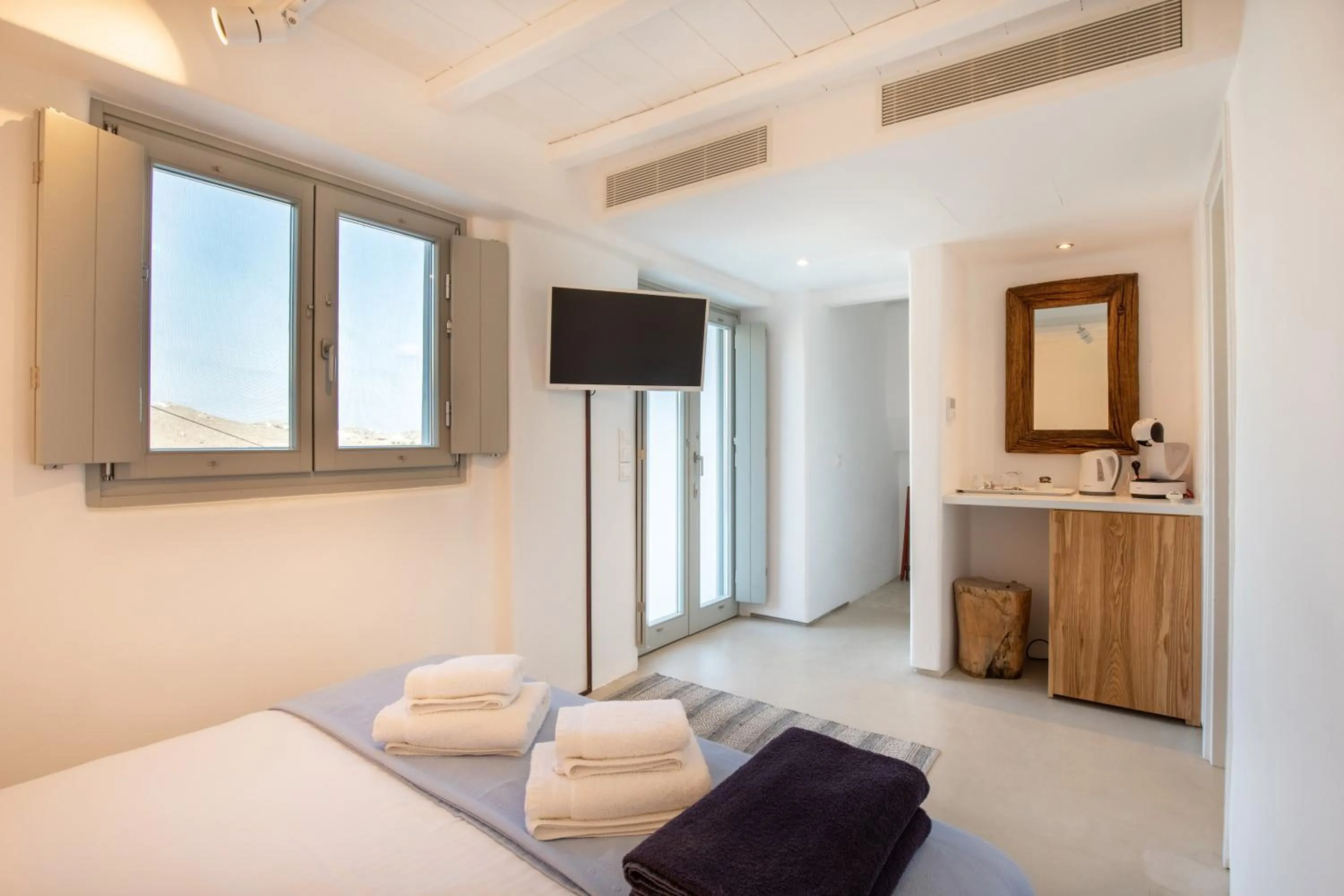 TV and multimedia, Bed in The Summit of Mykonos