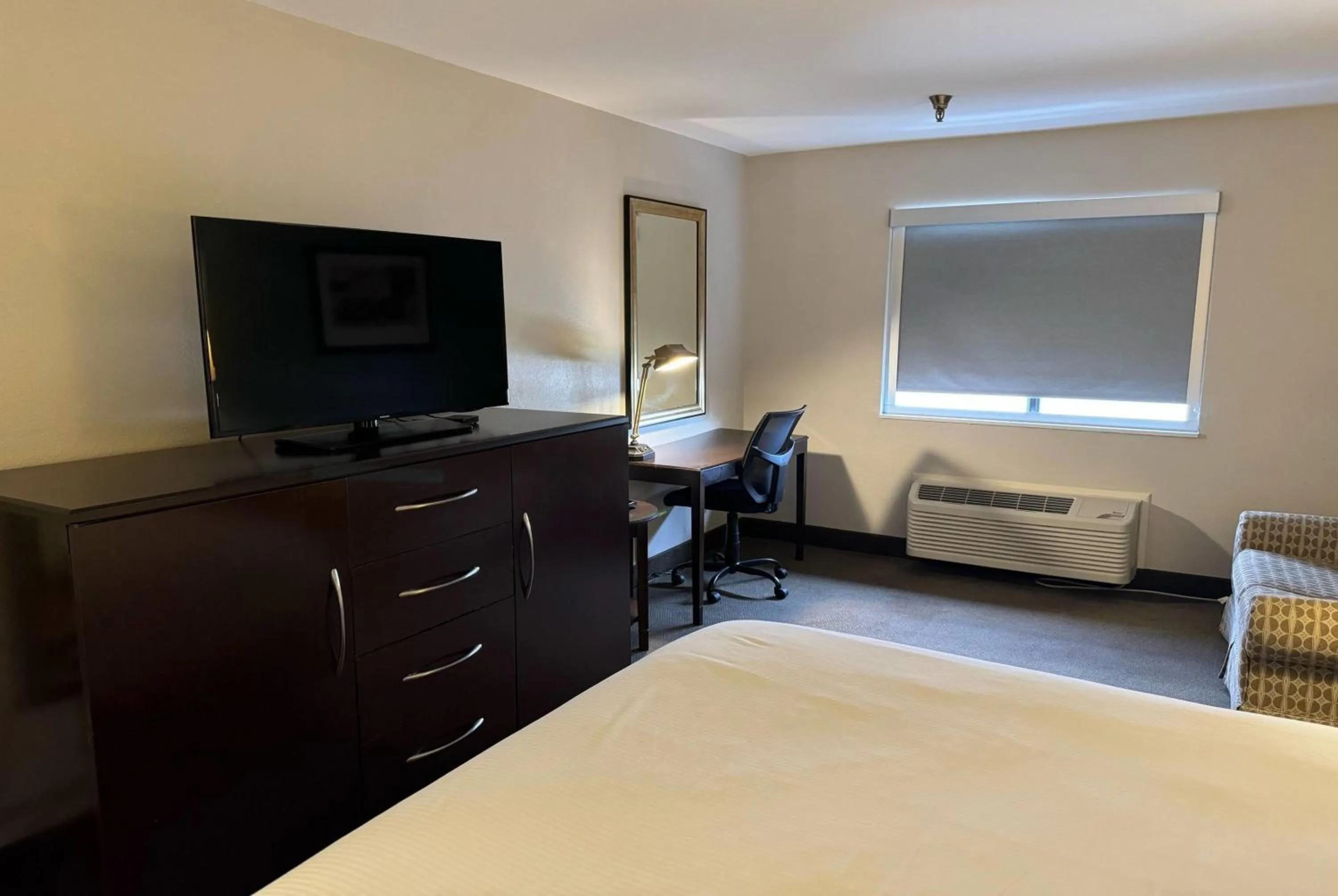 Photo of the whole room, Bed in Baymont by Wyndham Tuscola