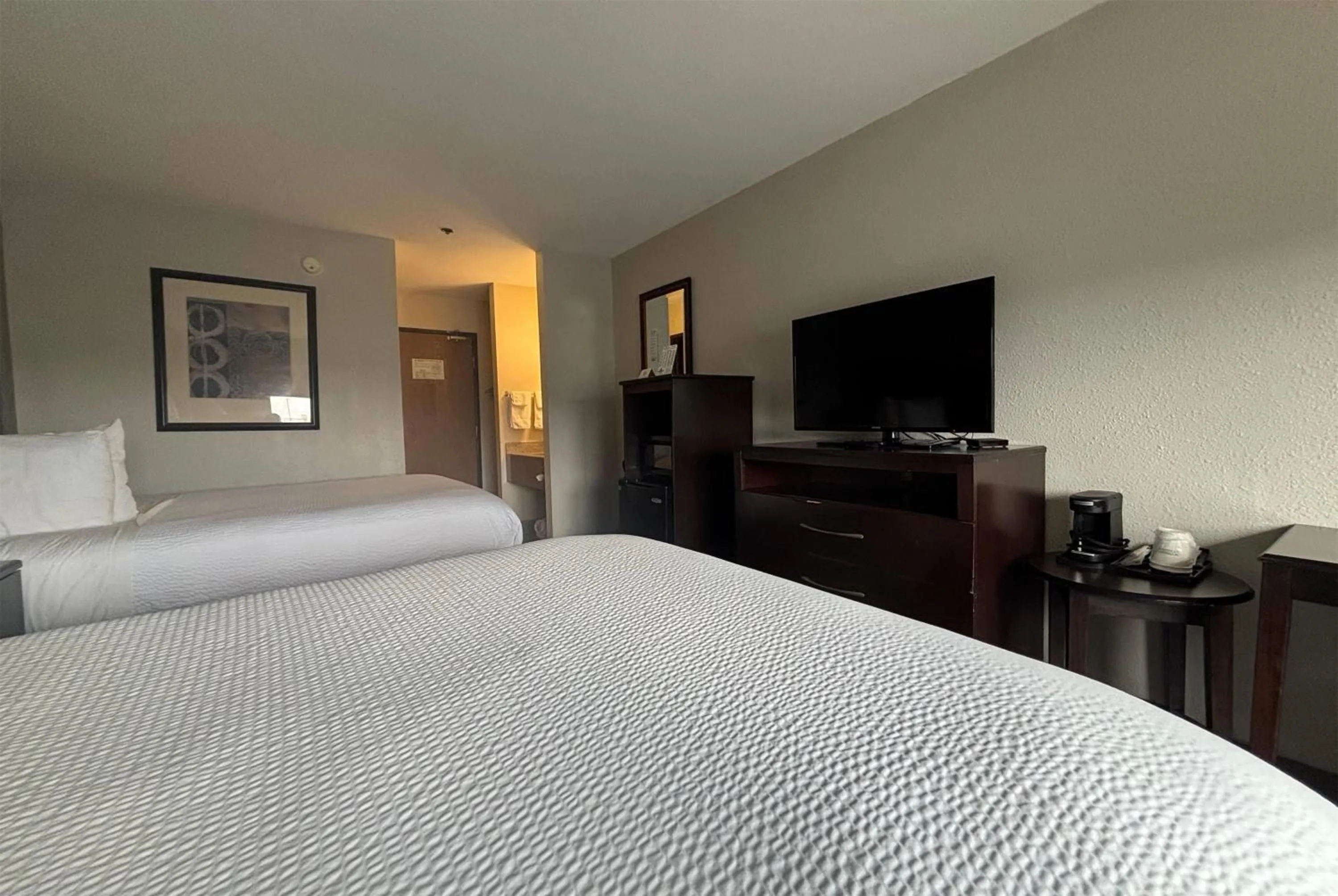 Photo of the whole room, Bed in Baymont by Wyndham Tuscola