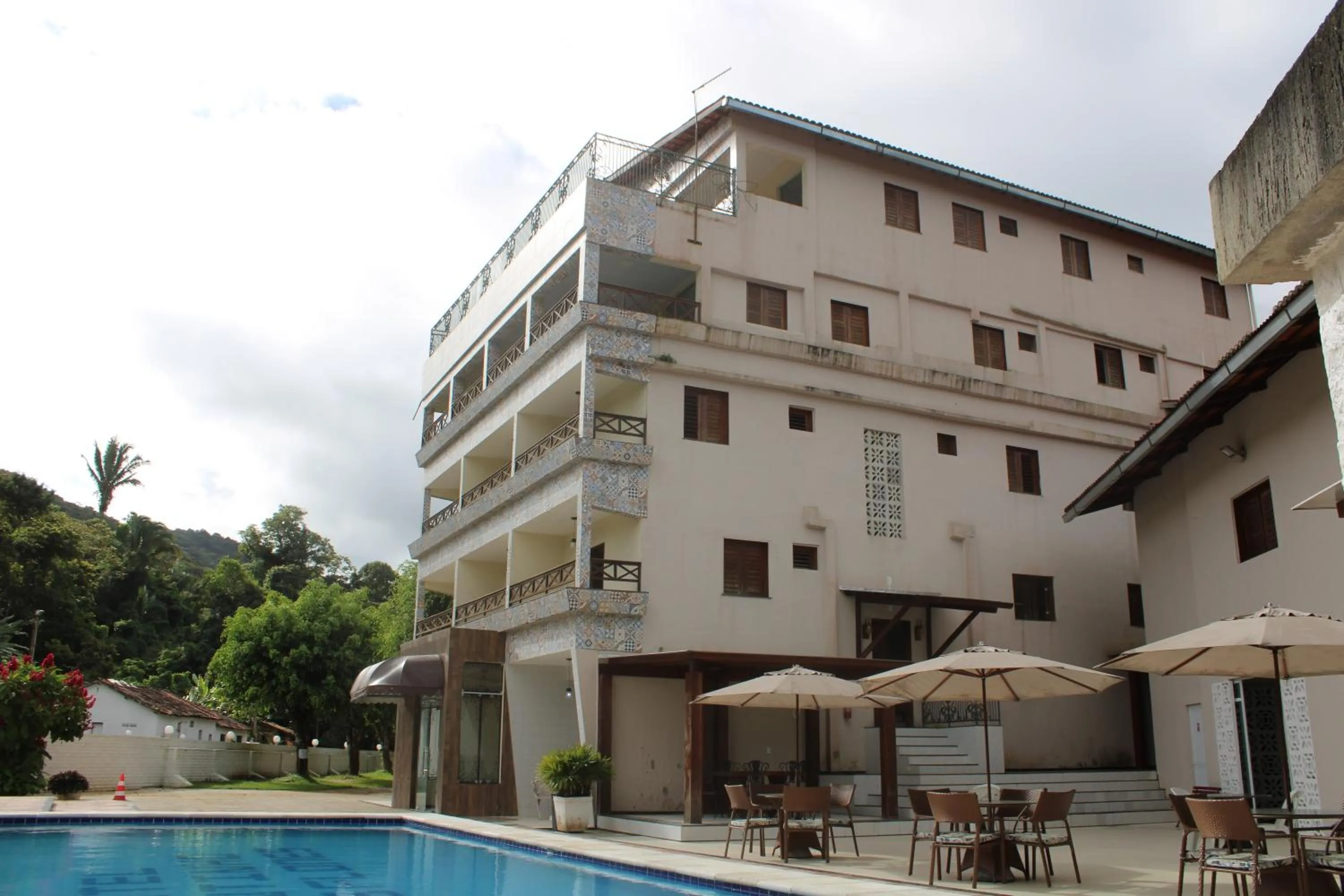 HOTEL CANTINHO DAS FLORES