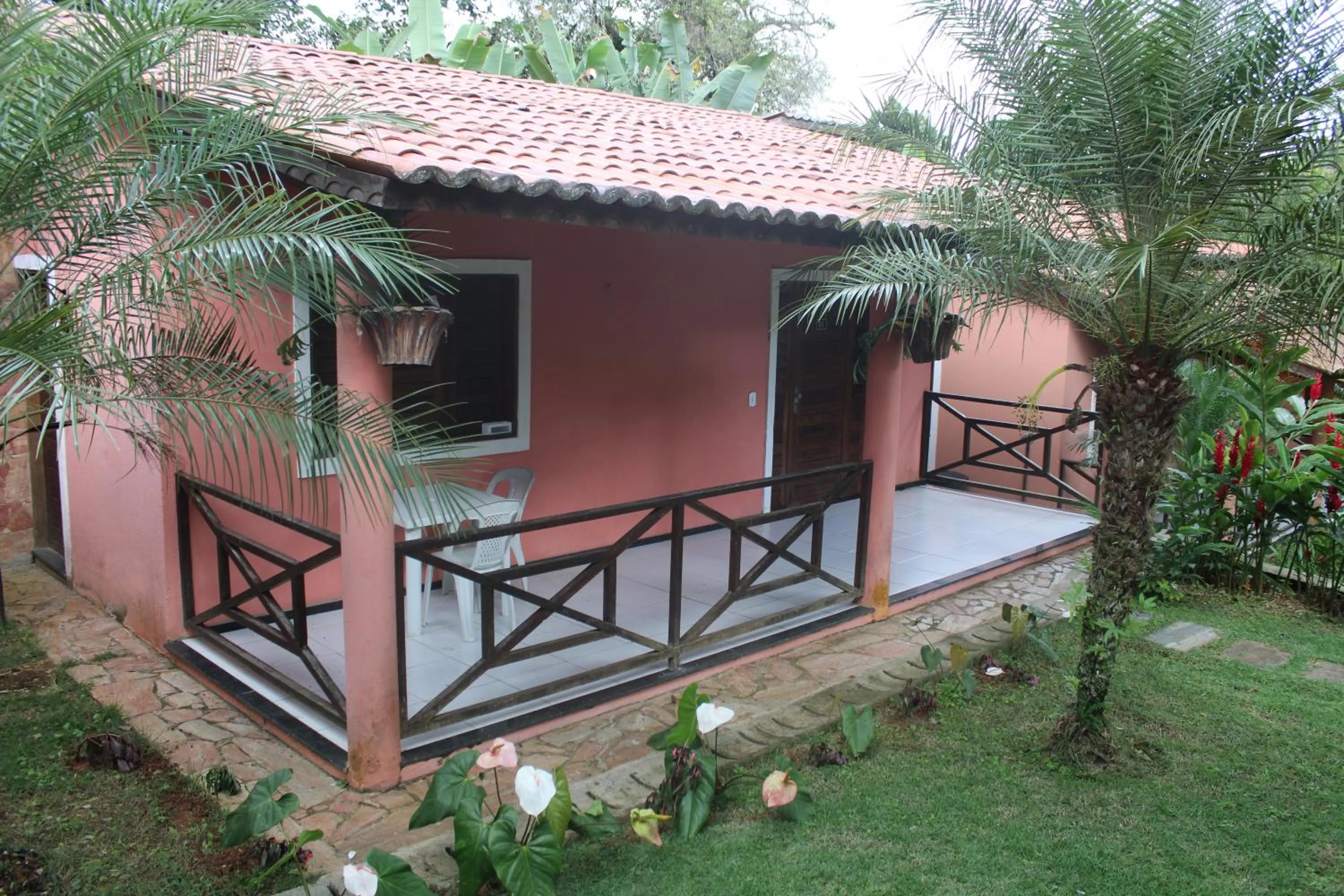 HOTEL CANTINHO DAS FLORES