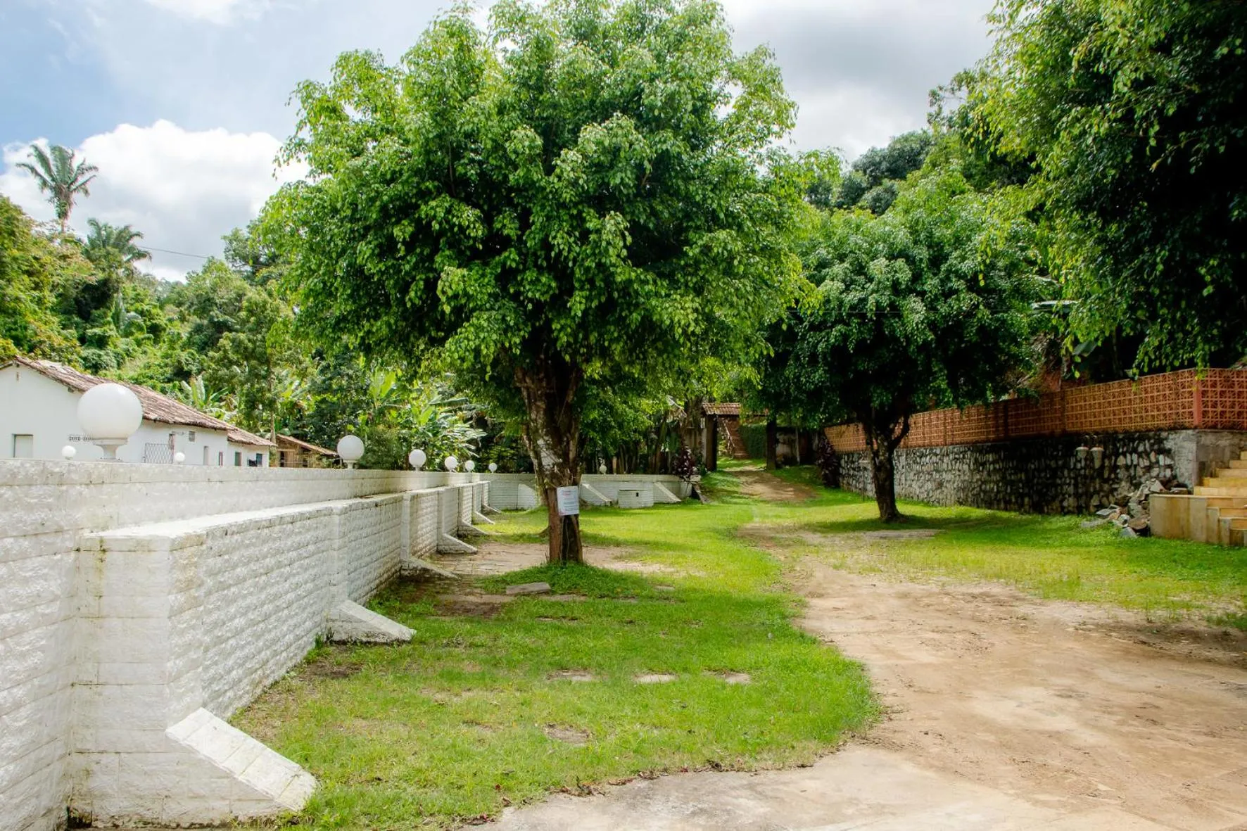 HOTEL CANTINHO DAS FLORES