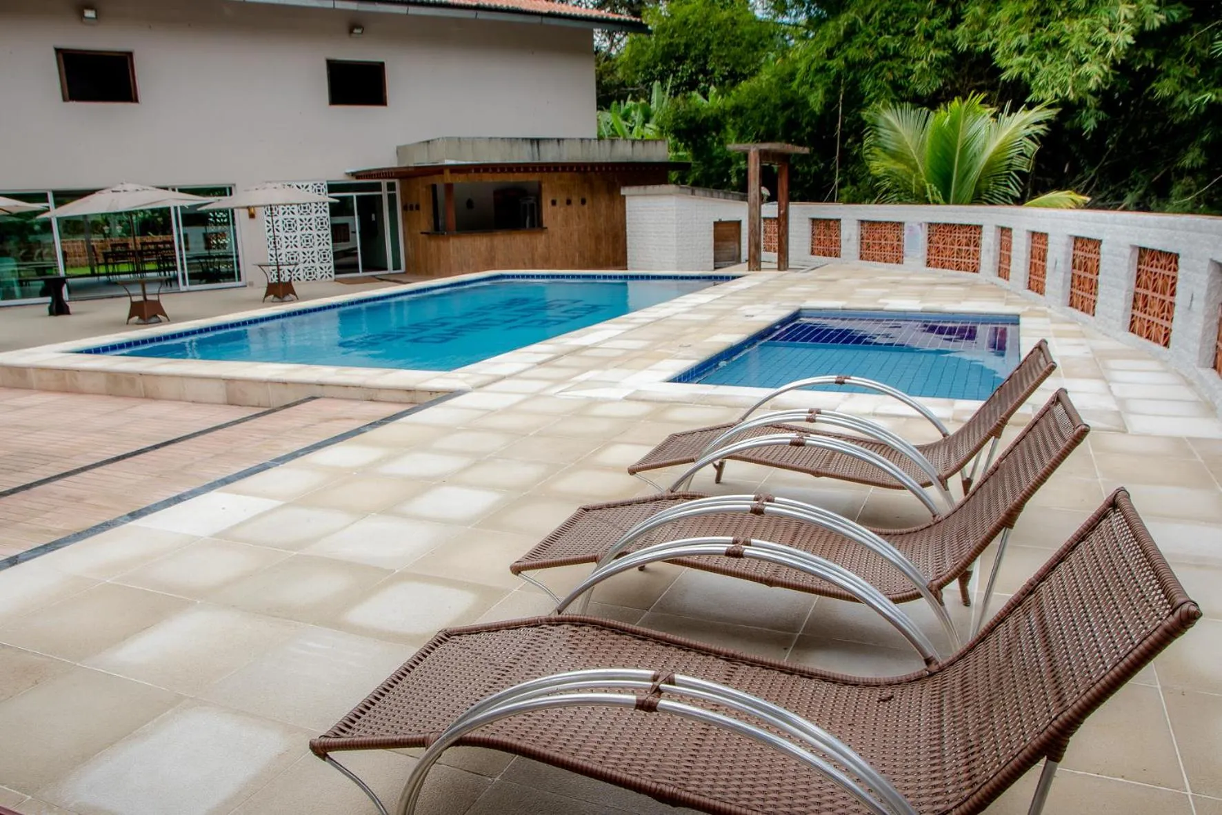 HOTEL CANTINHO DAS FLORES