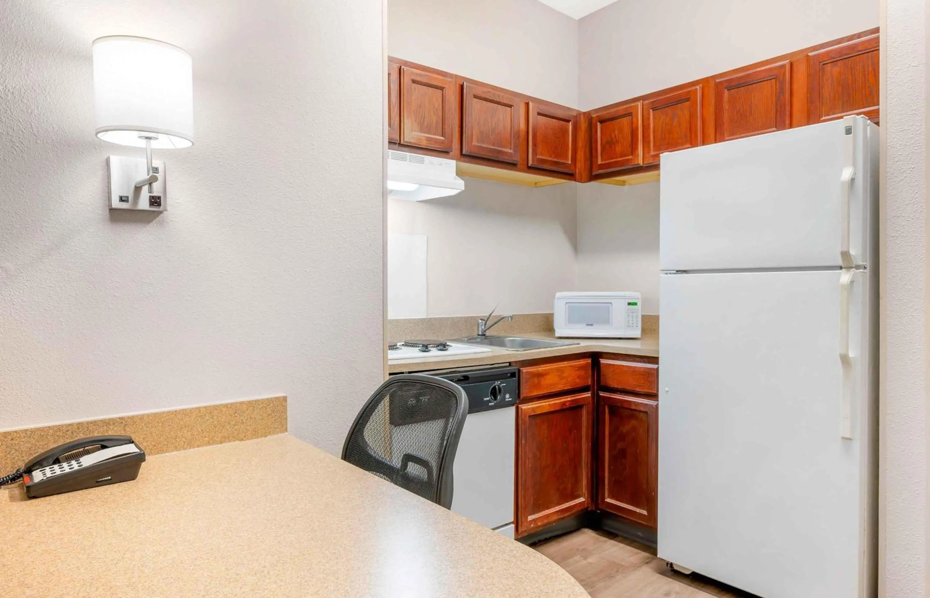 Kitchen or kitchenette in Extended Stay America Suites - Indianapolis - Airport - W Southern Ave