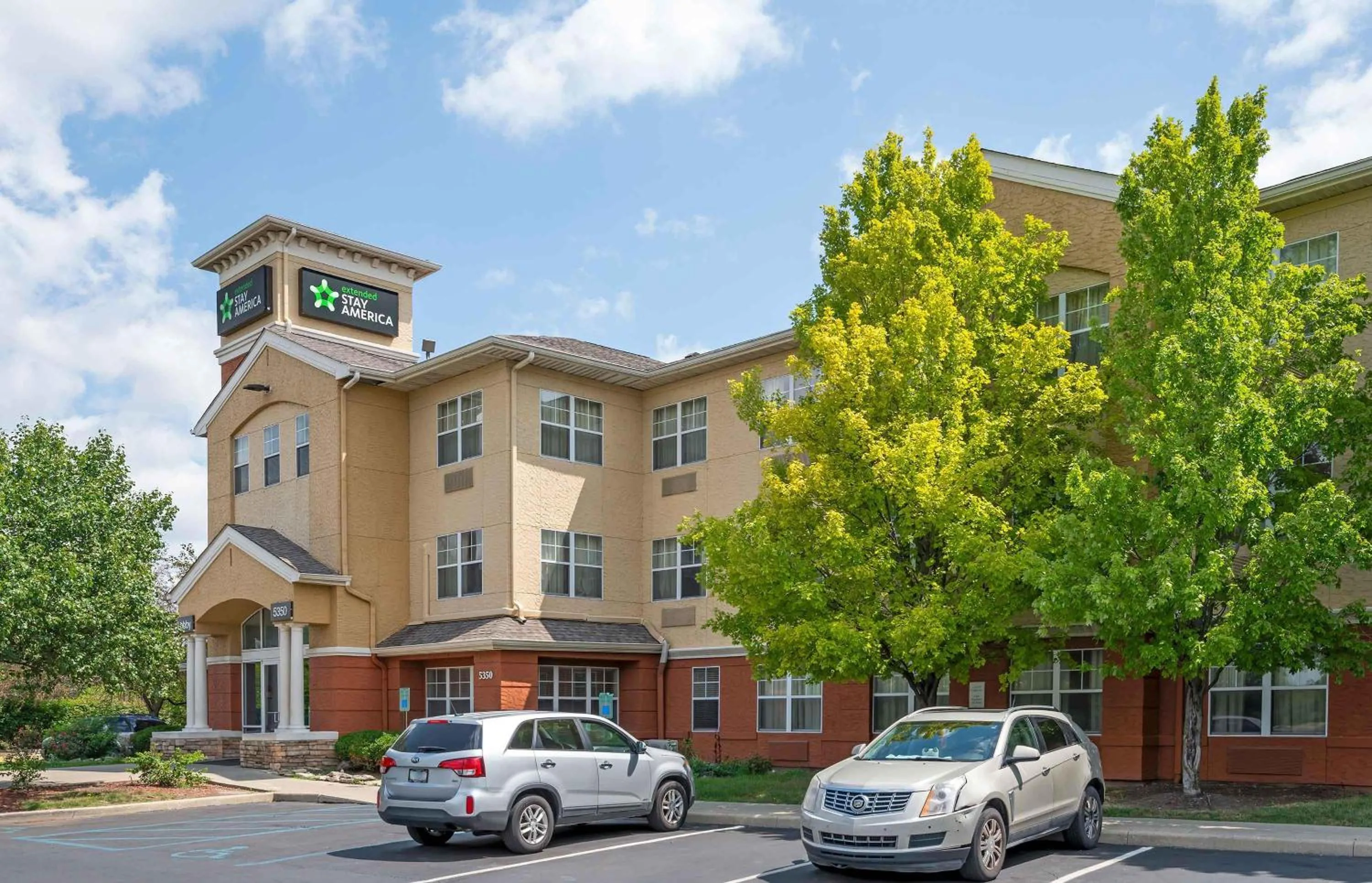 Property building in Extended Stay America Suites - Indianapolis - Airport - W Southern Ave