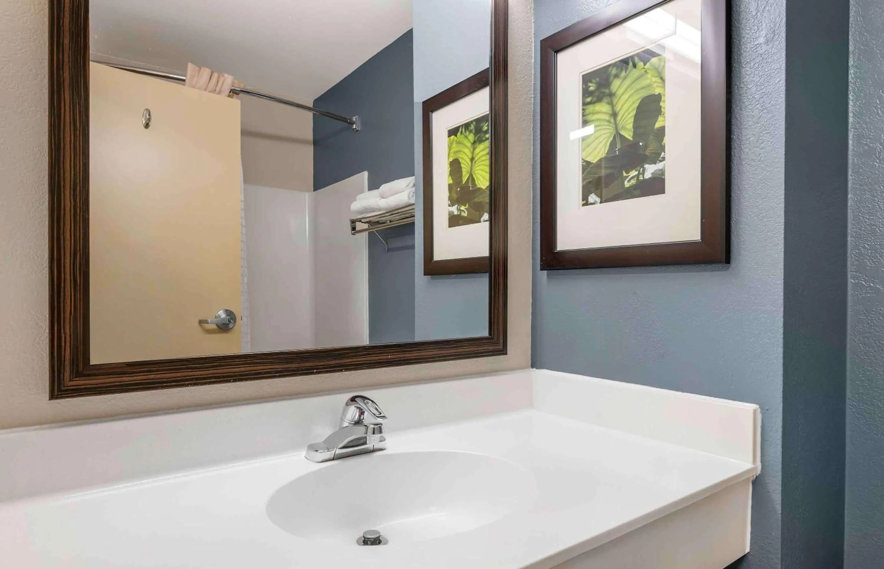 Bathroom in Extended Stay America Suites - Fort Wayne - South