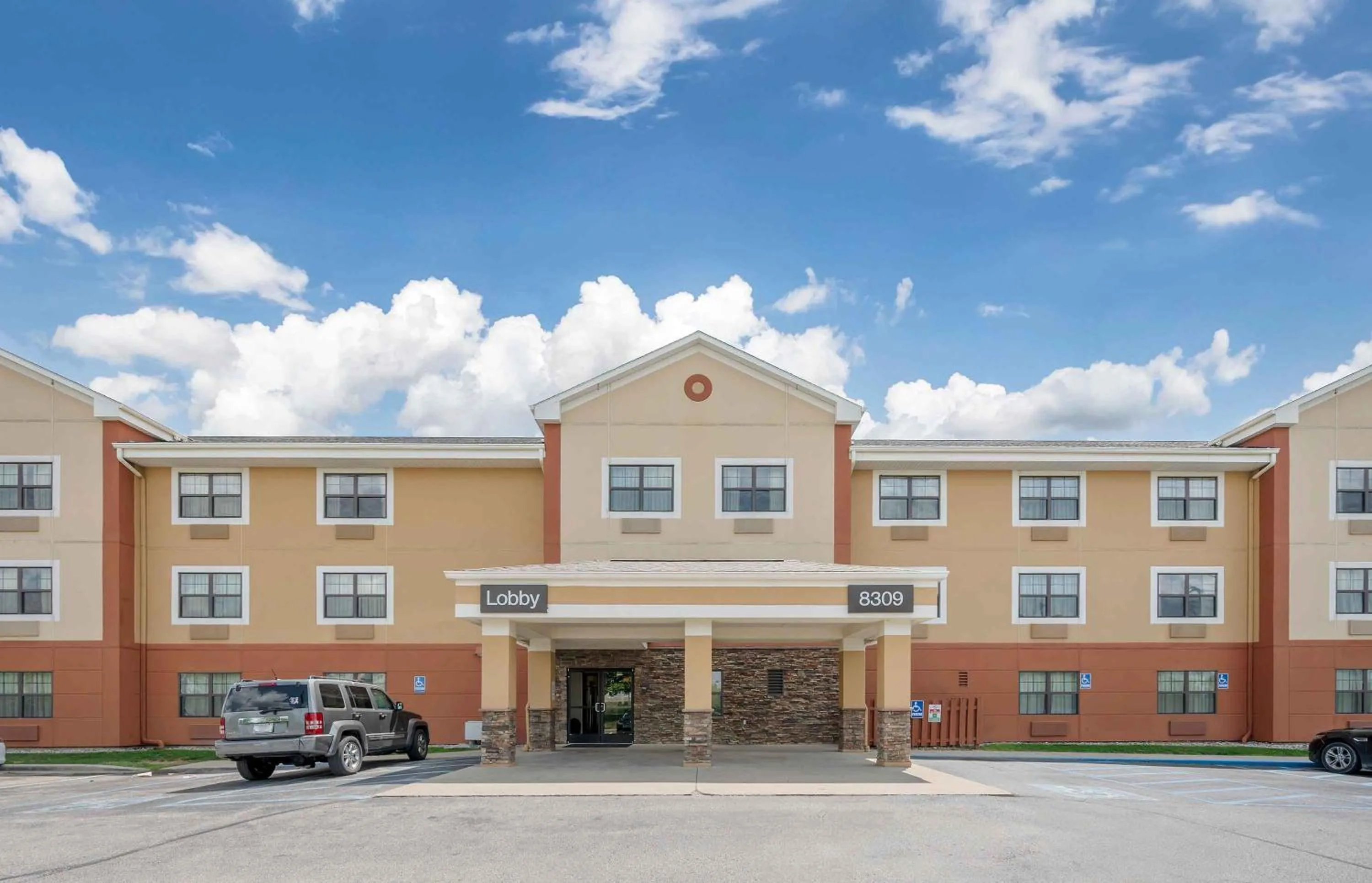 Property building in Extended Stay America Suites - Fort Wayne - South