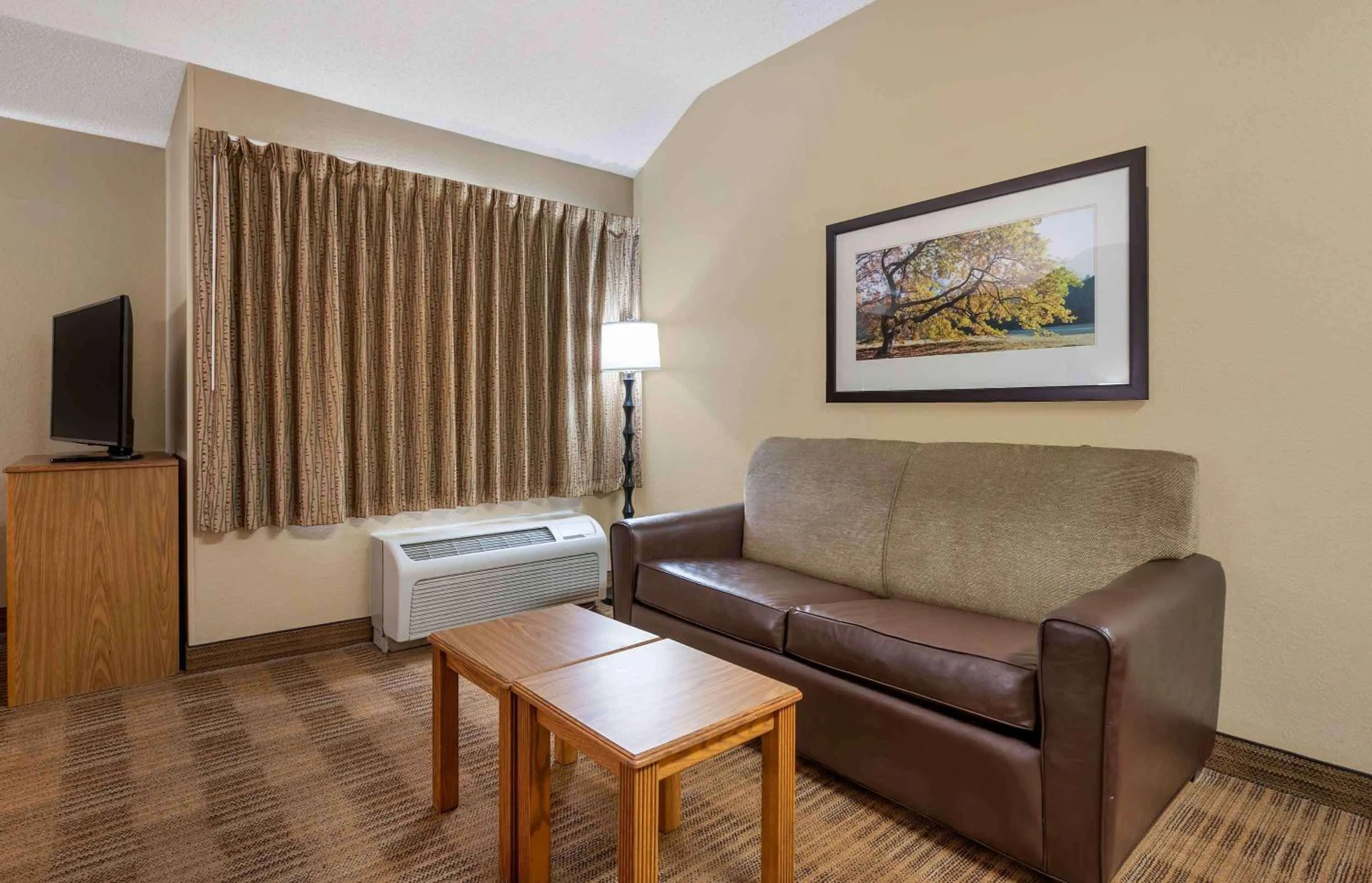 Bedroom in Extended Stay America Suites - Indianapolis - West 86th St