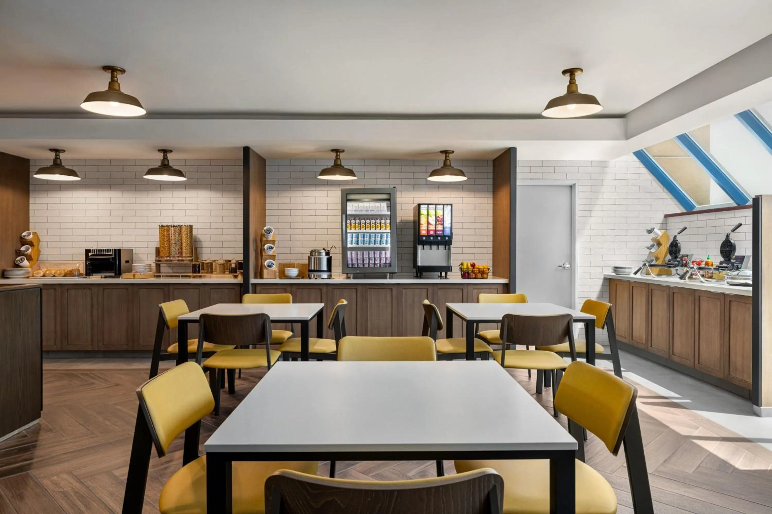 Breakfast in Fairfield by Marriott Inn & Suites Madison South