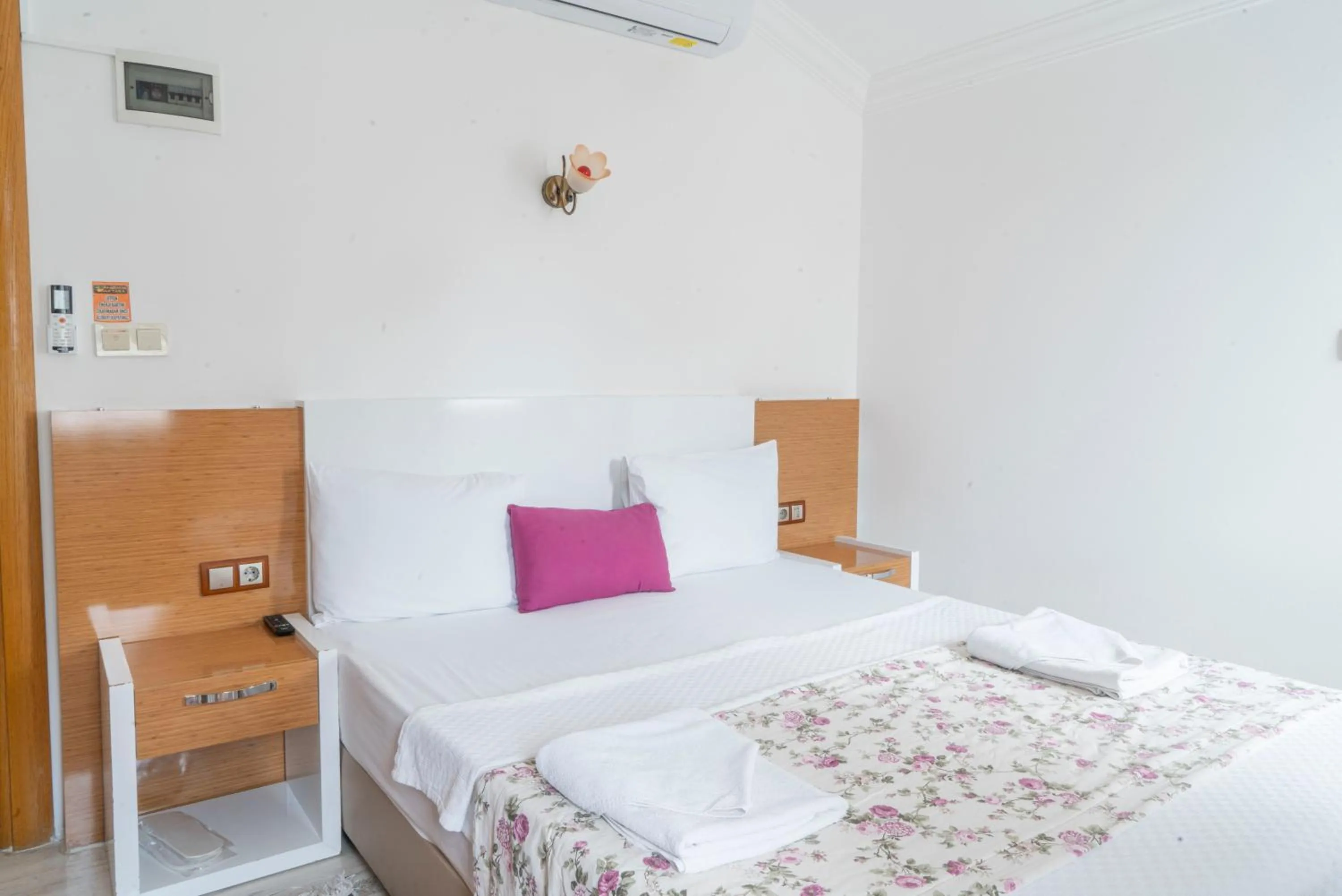 Photo of the whole room in MANDALİN AKYAKA