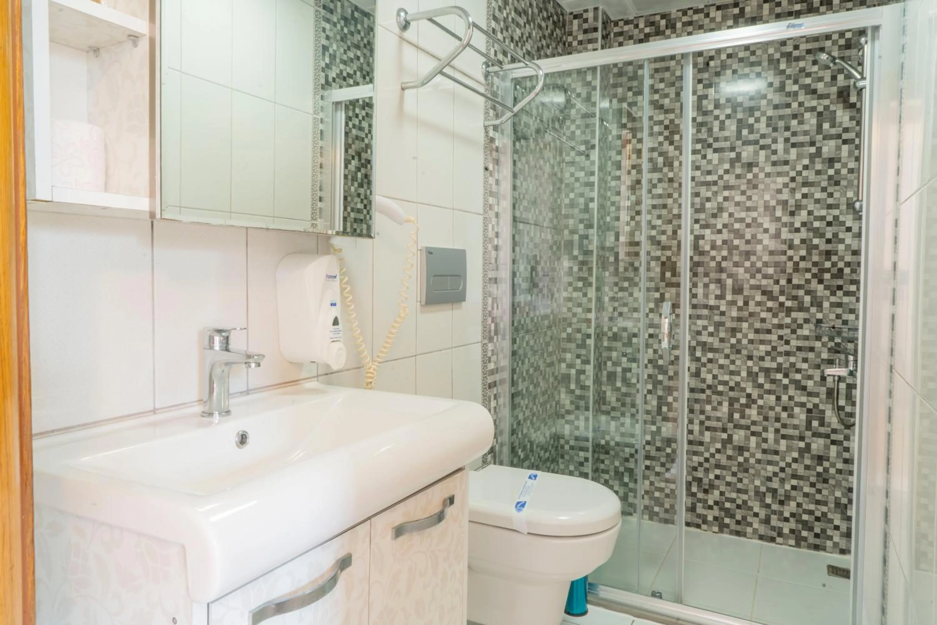 Shower in MANDALİN AKYAKA