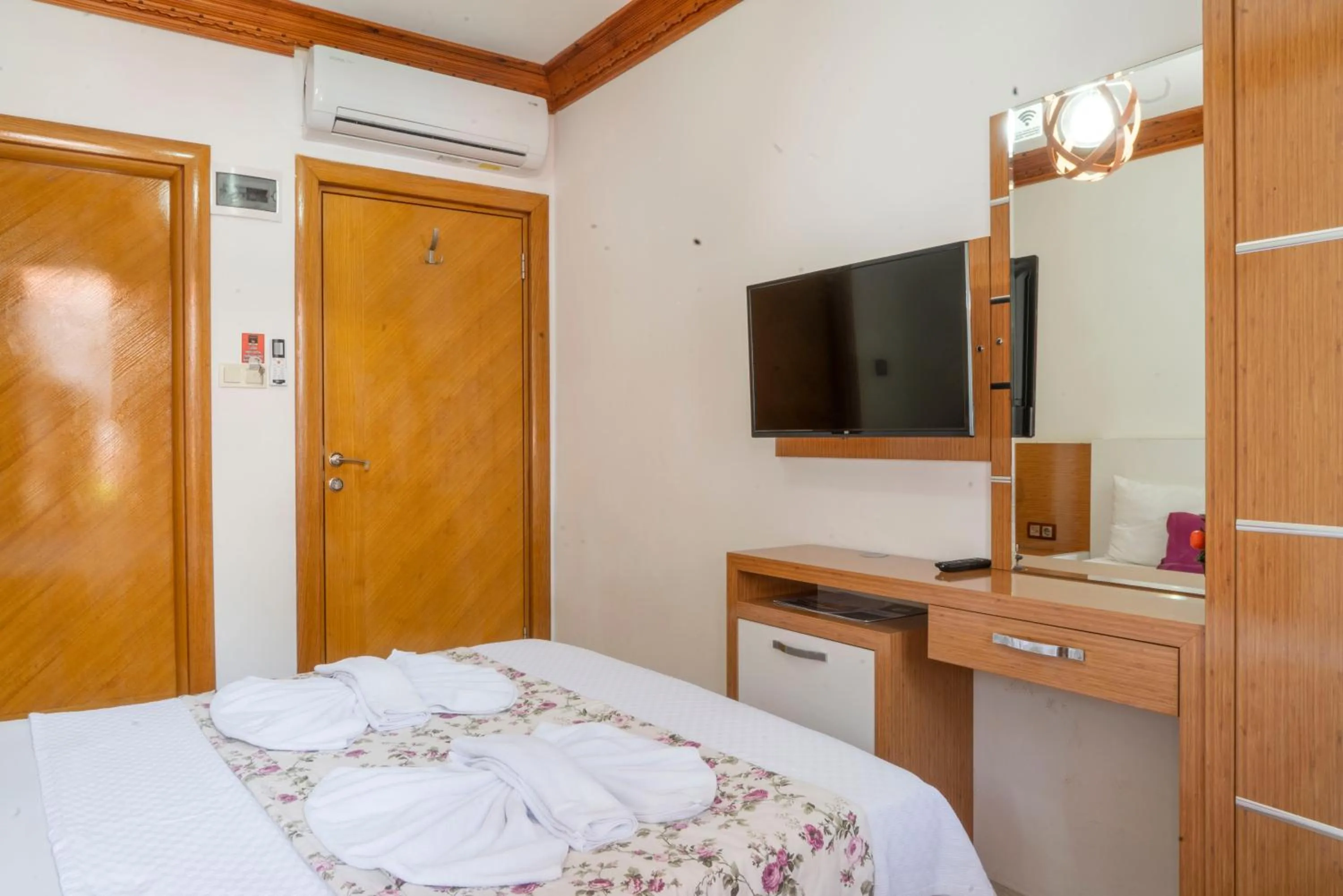 Bed in MANDALİN AKYAKA