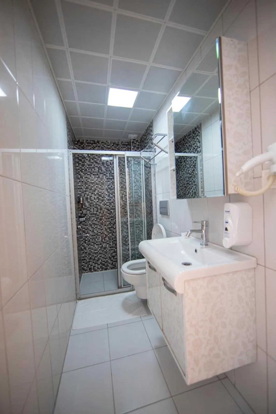Shower in MANDALİN AKYAKA