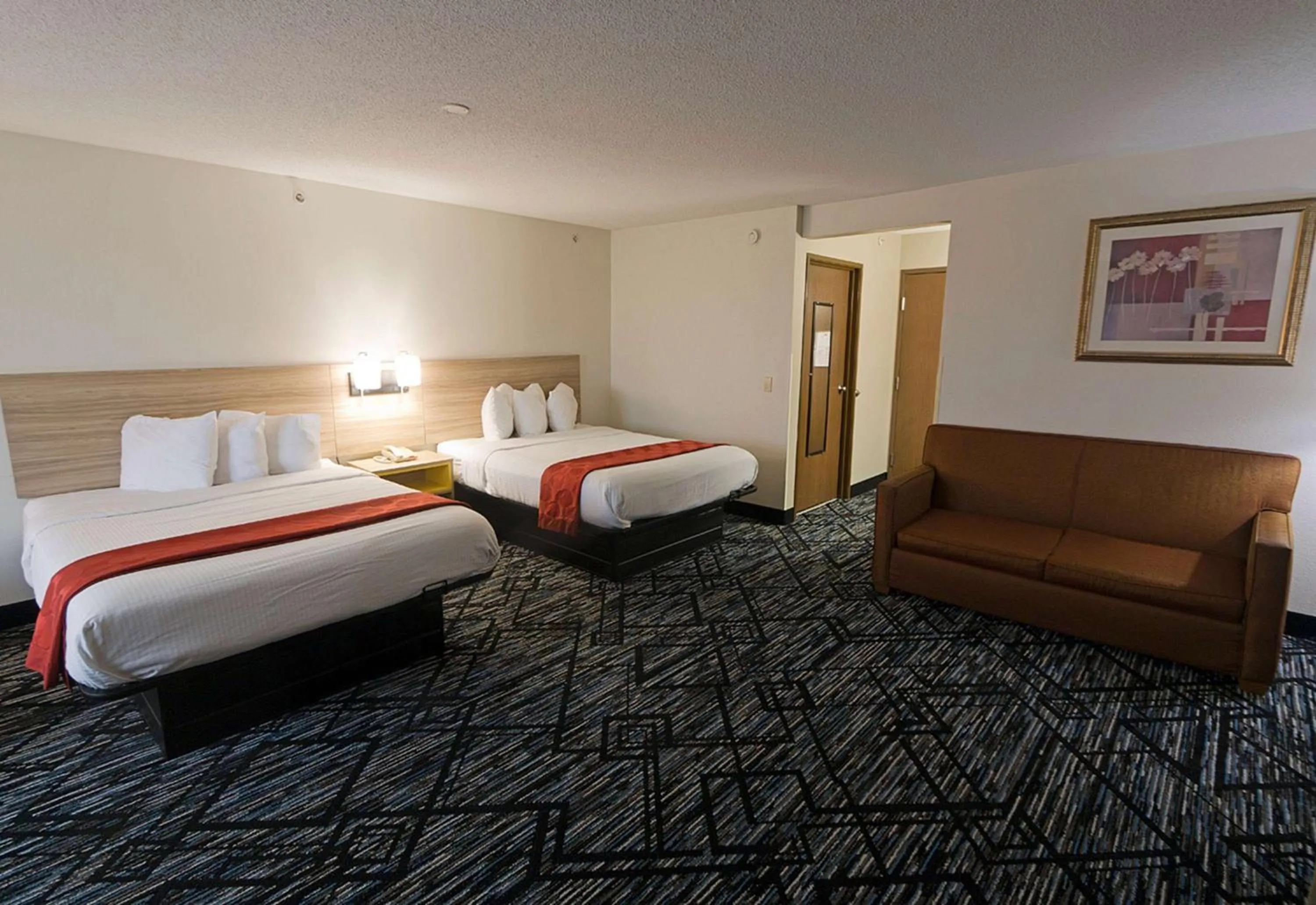 Photo of the whole room, Bed in Ramada Limited Decatur
