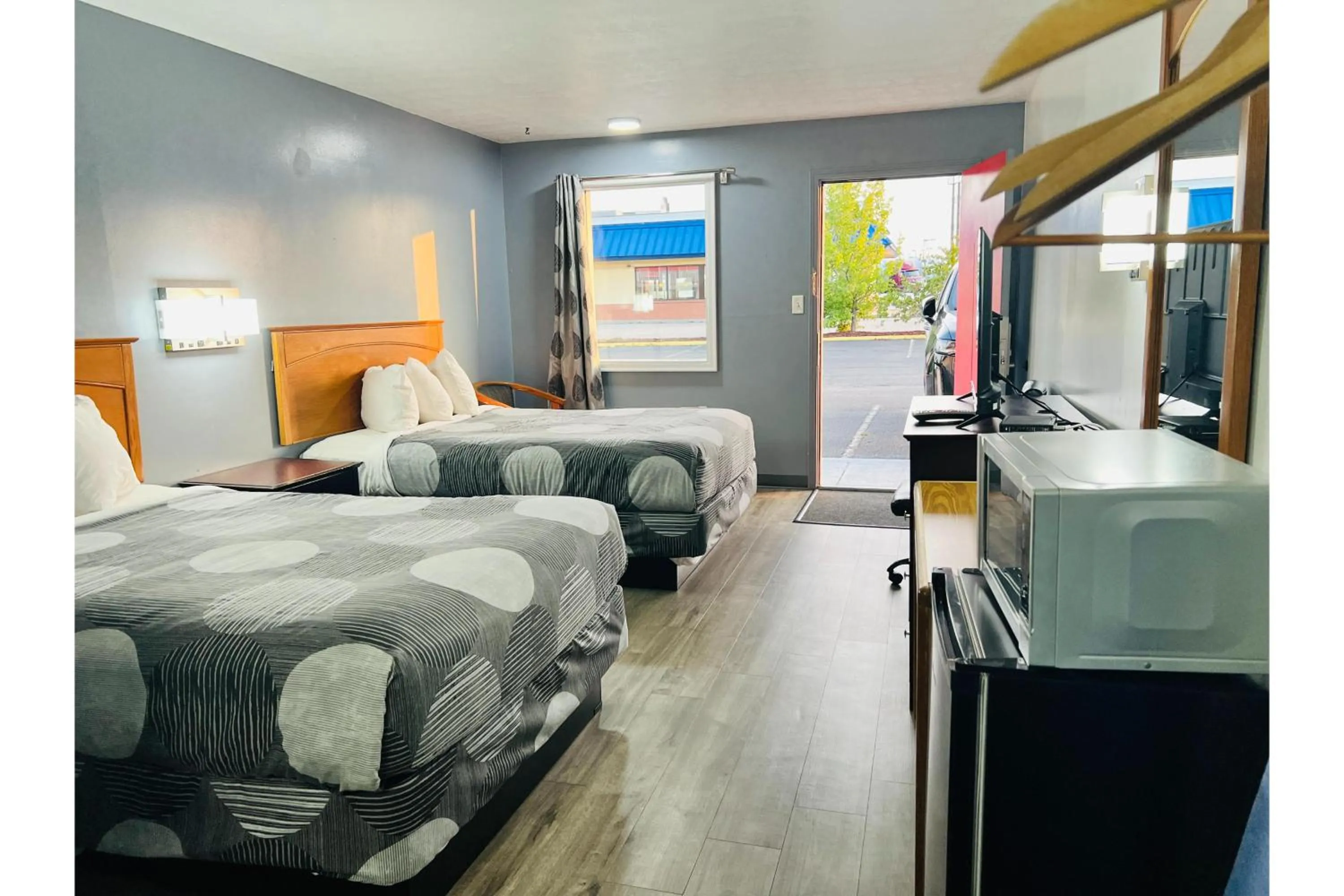 Bedroom, Bed in Relax Inn