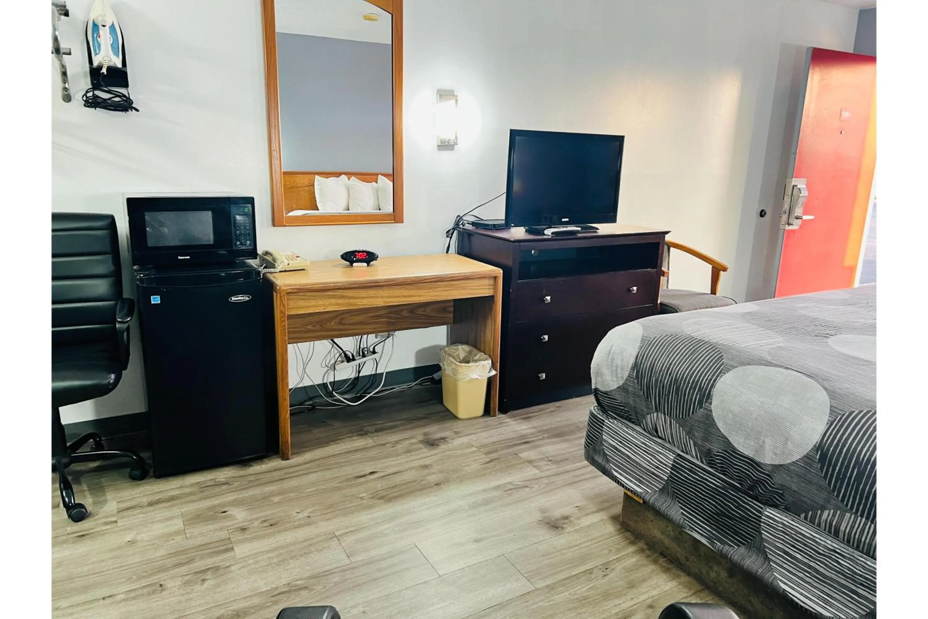 Bedroom, Bed in Relax Inn