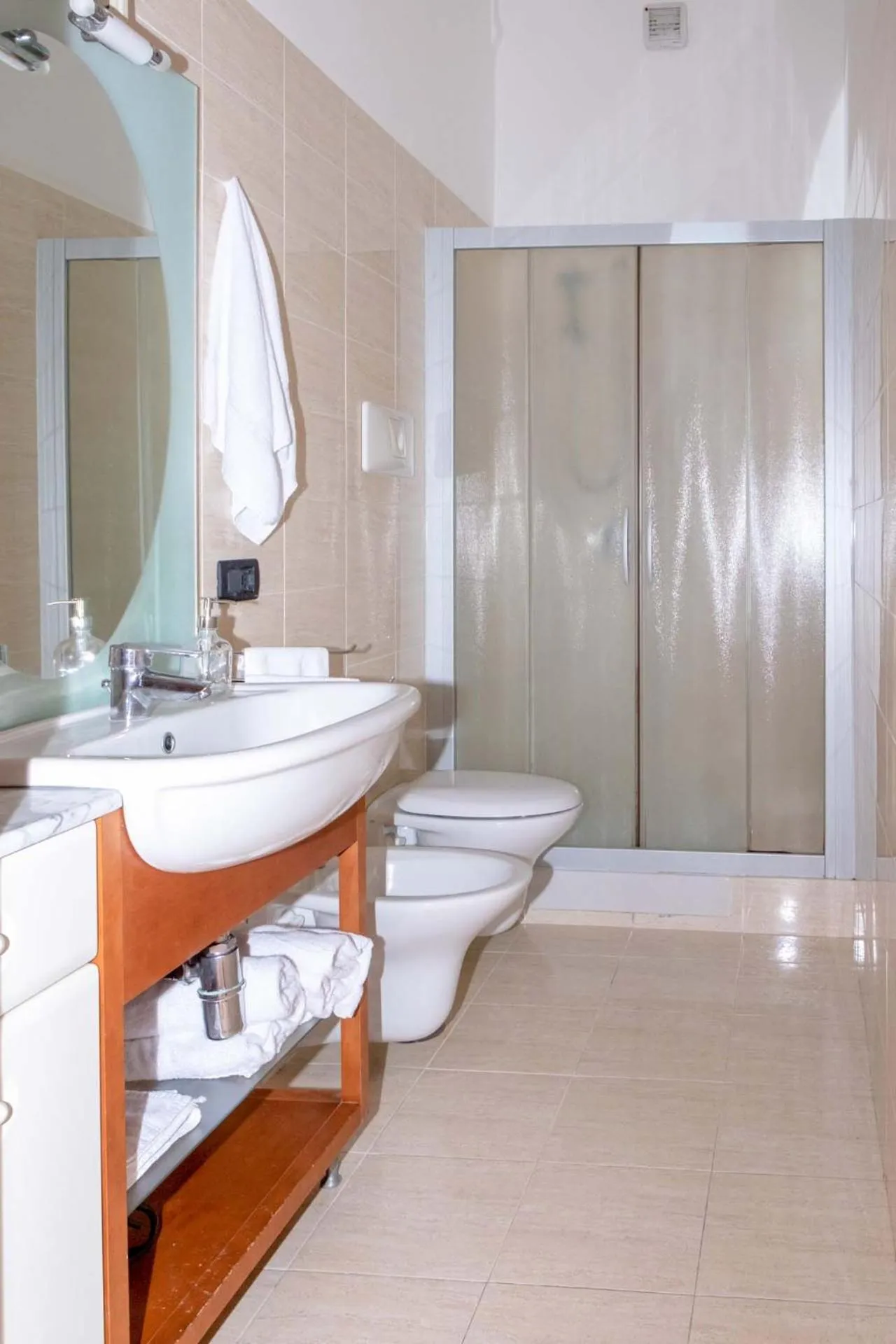 Toilet in Casa MareLuna