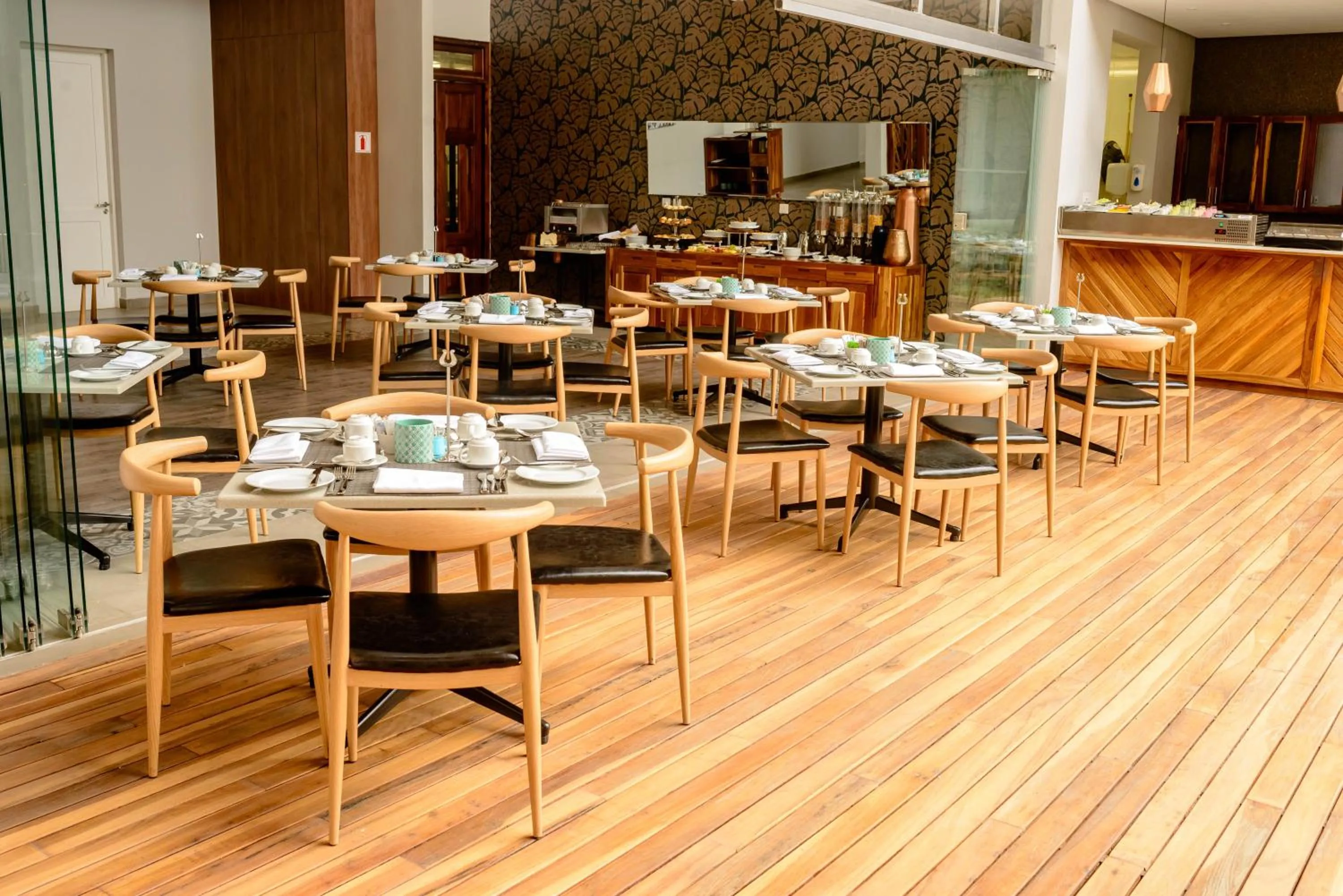 Restaurant/places to eat in Le Elementos Boutique Hotel