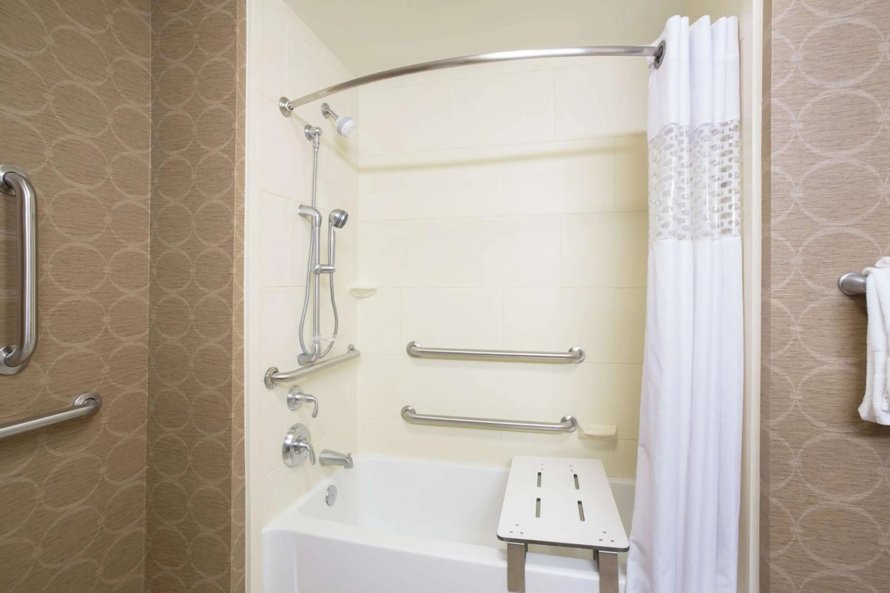 Bathroom in Hampton Inn & Suites I-35/Mulvane