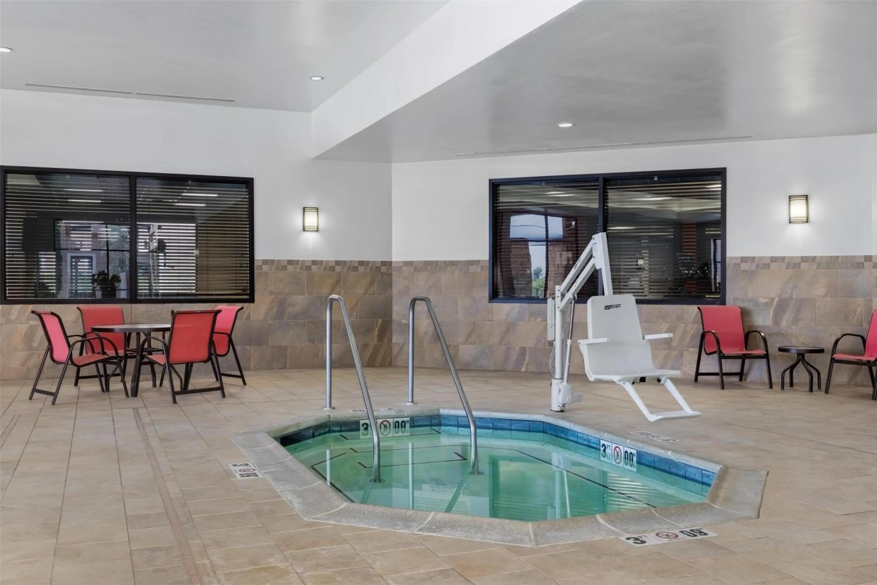 Hot Tub in Hampton Inn & Suites I-35/Mulvane