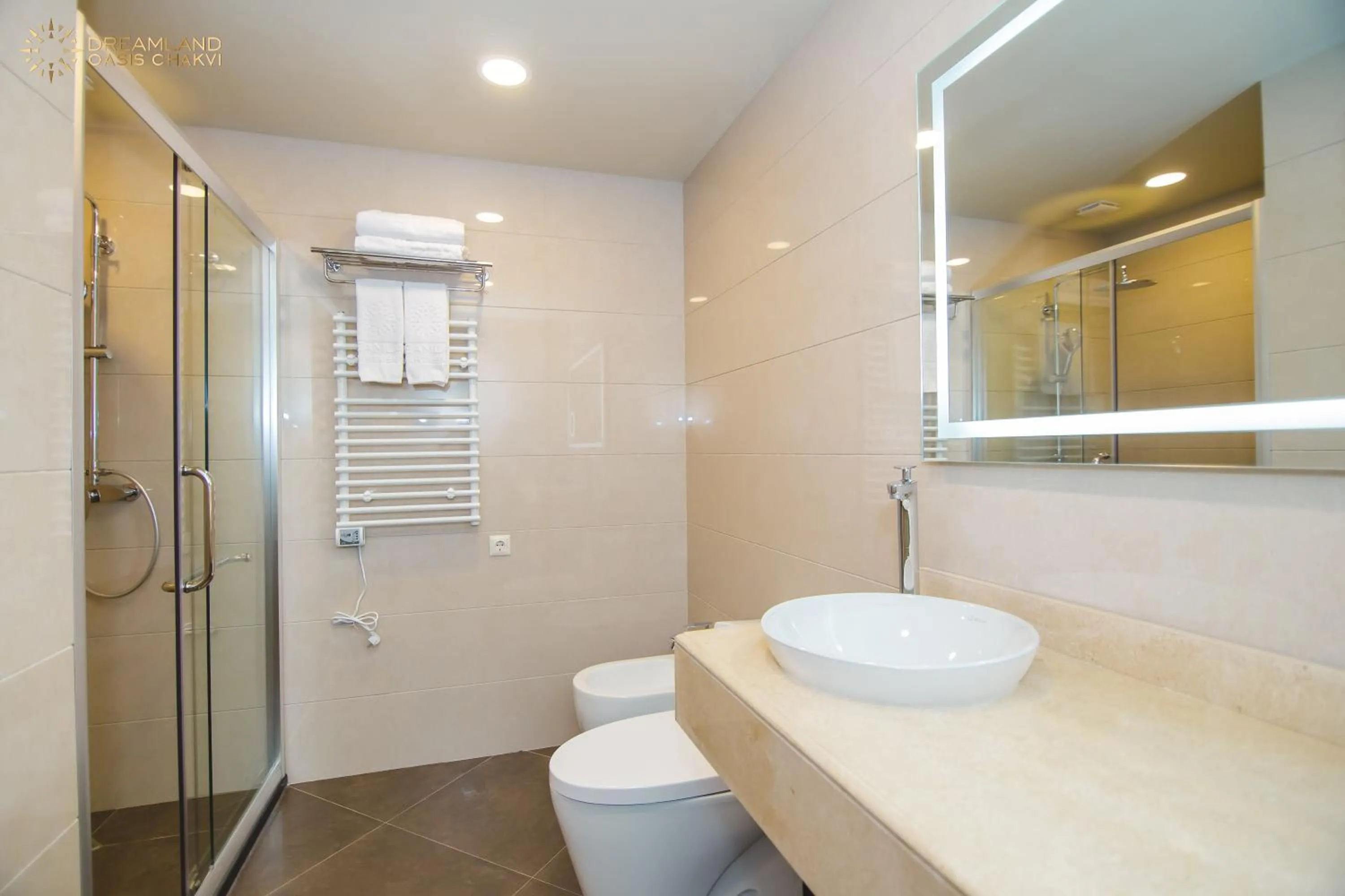 Shower in Dreamland Oasis Aparthotel