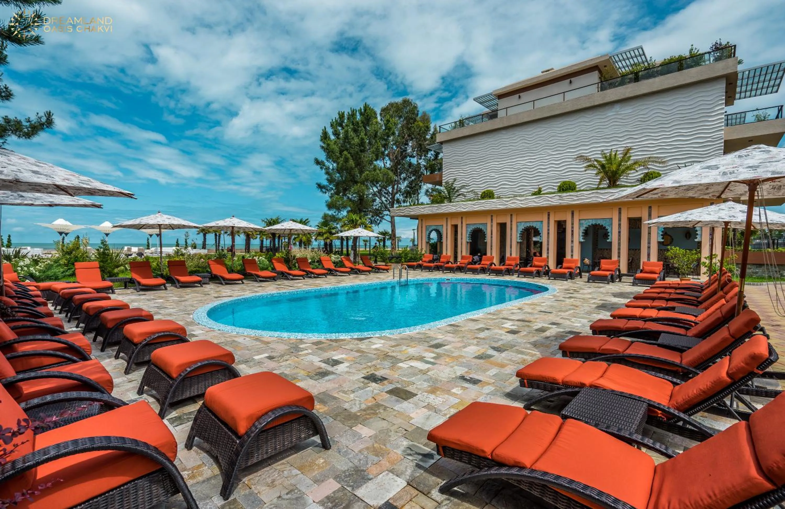 Swimming pool in Dreamland Oasis Aparthotel