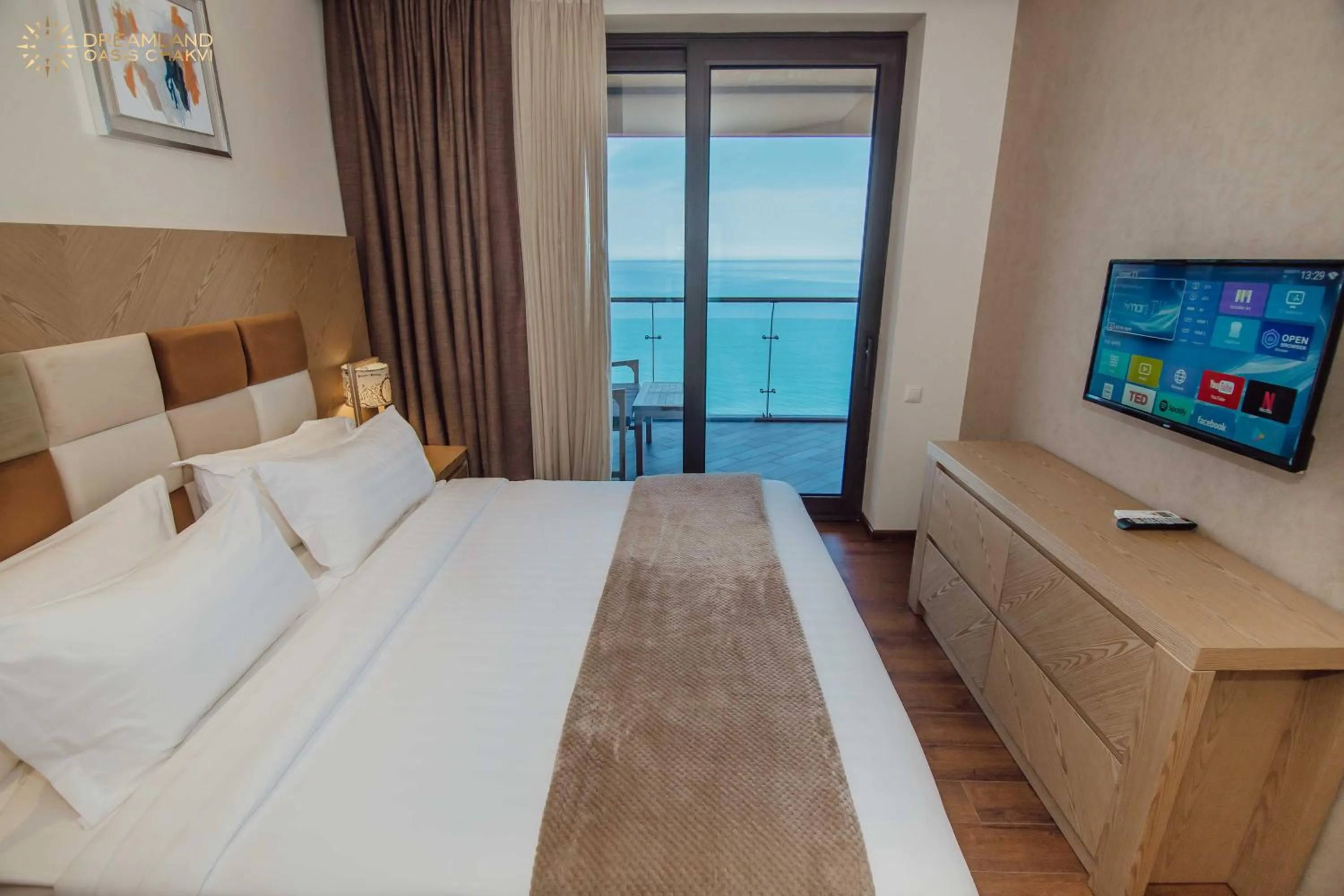 Bed in Dreamland Oasis Aparthotel