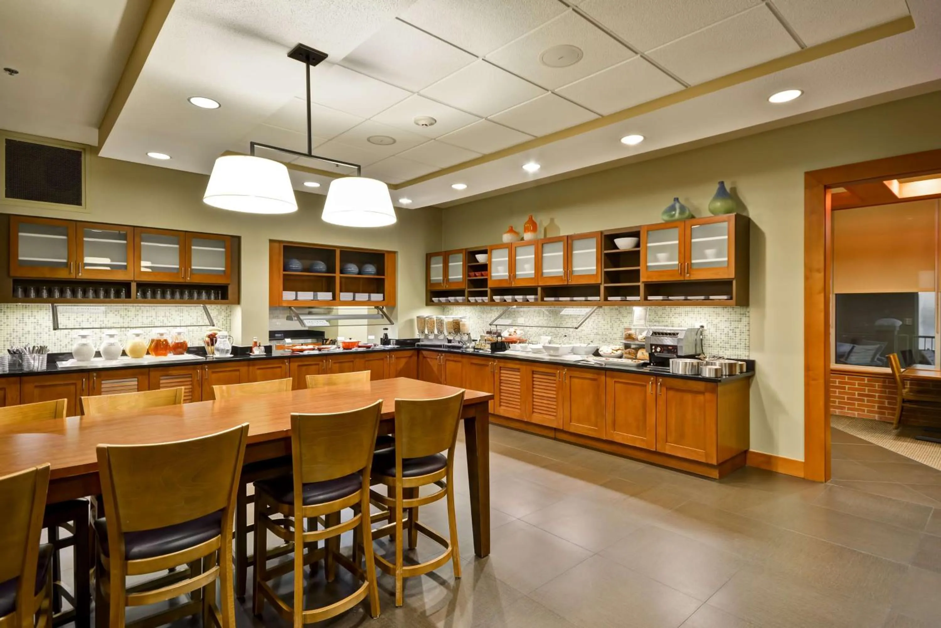 Restaurant/places to eat in Hyatt Place Chicago/Naperville/Warrenville