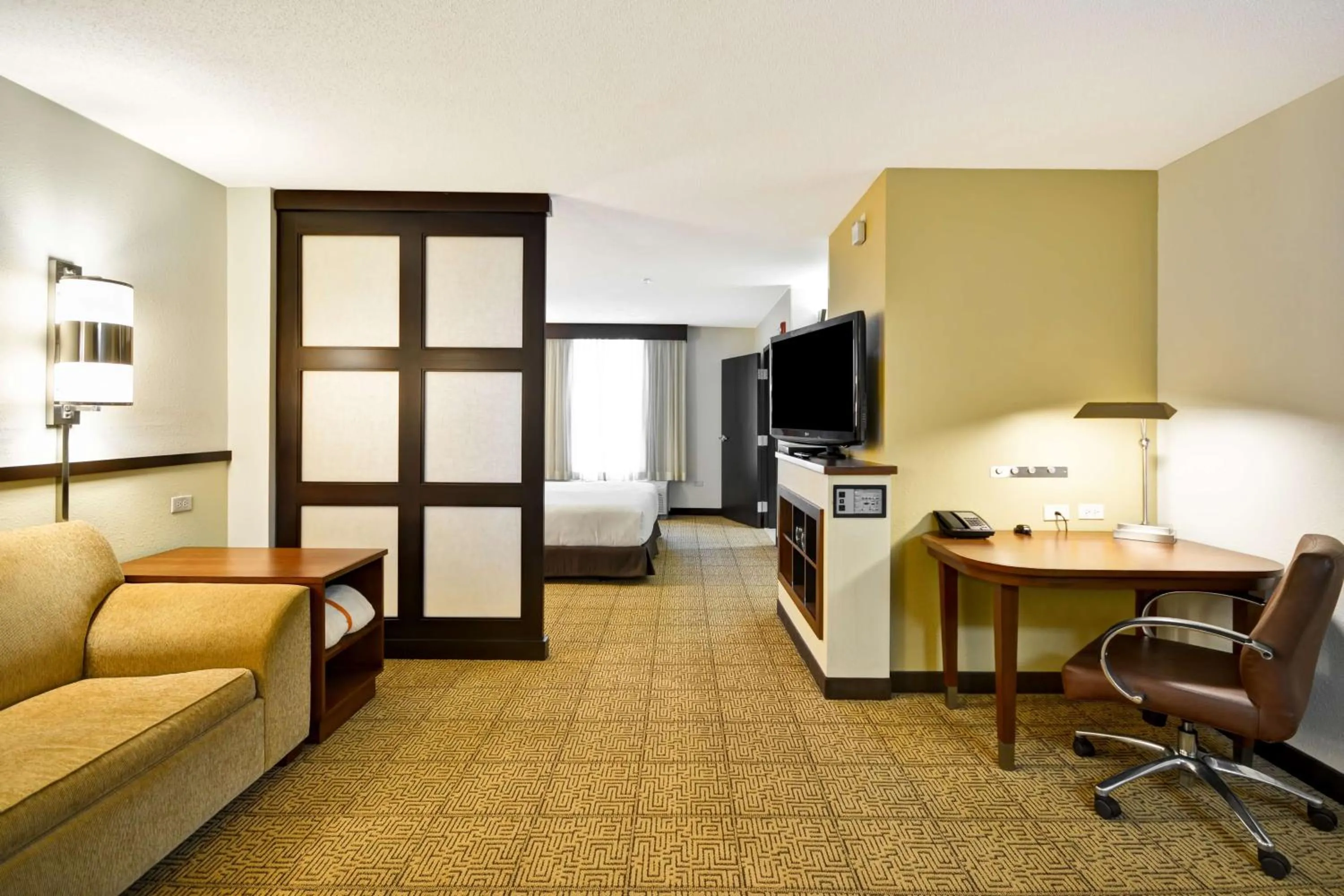 Bedroom in Hyatt Place Chicago/Naperville/Warrenville