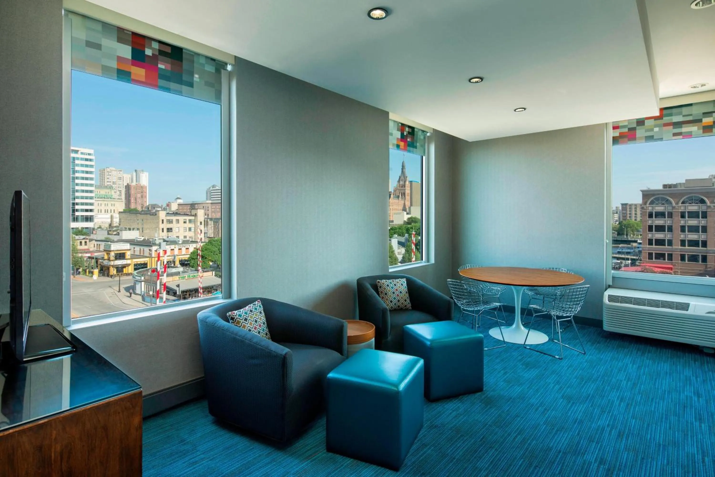Photo of the whole room in aloft Hotel Milwaukee Downtown