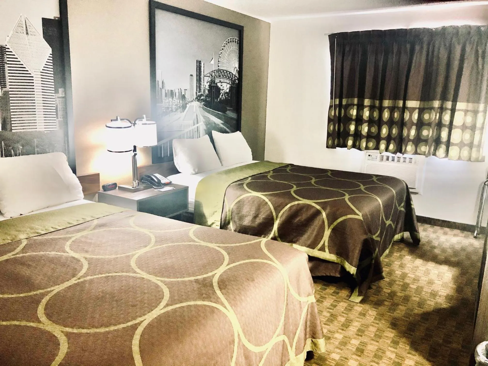 Photo of the whole room, Bed in Super 8 by Wyndham Peru Starved Rock State Park