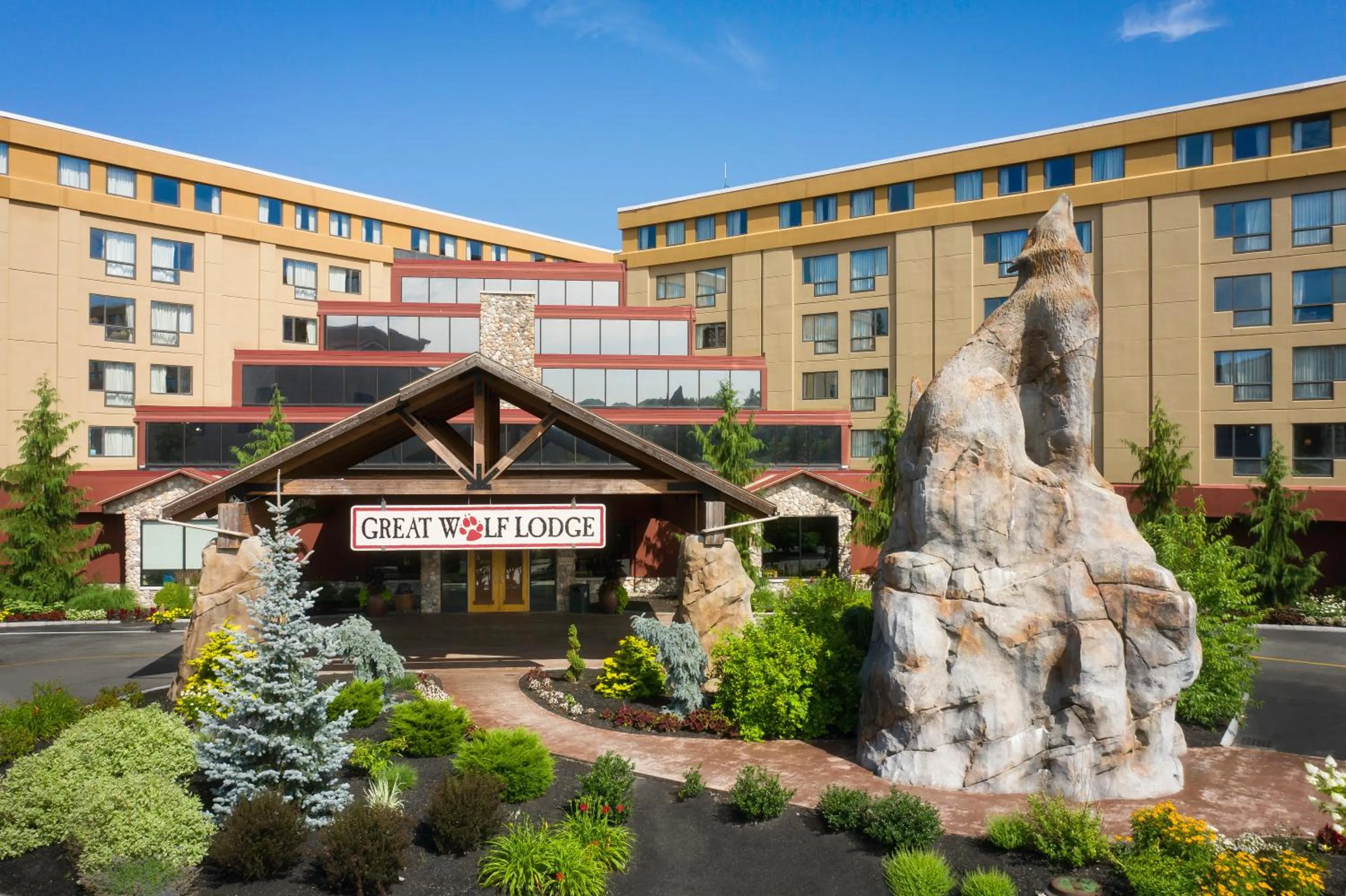 Property building in Great Wolf Lodge New England