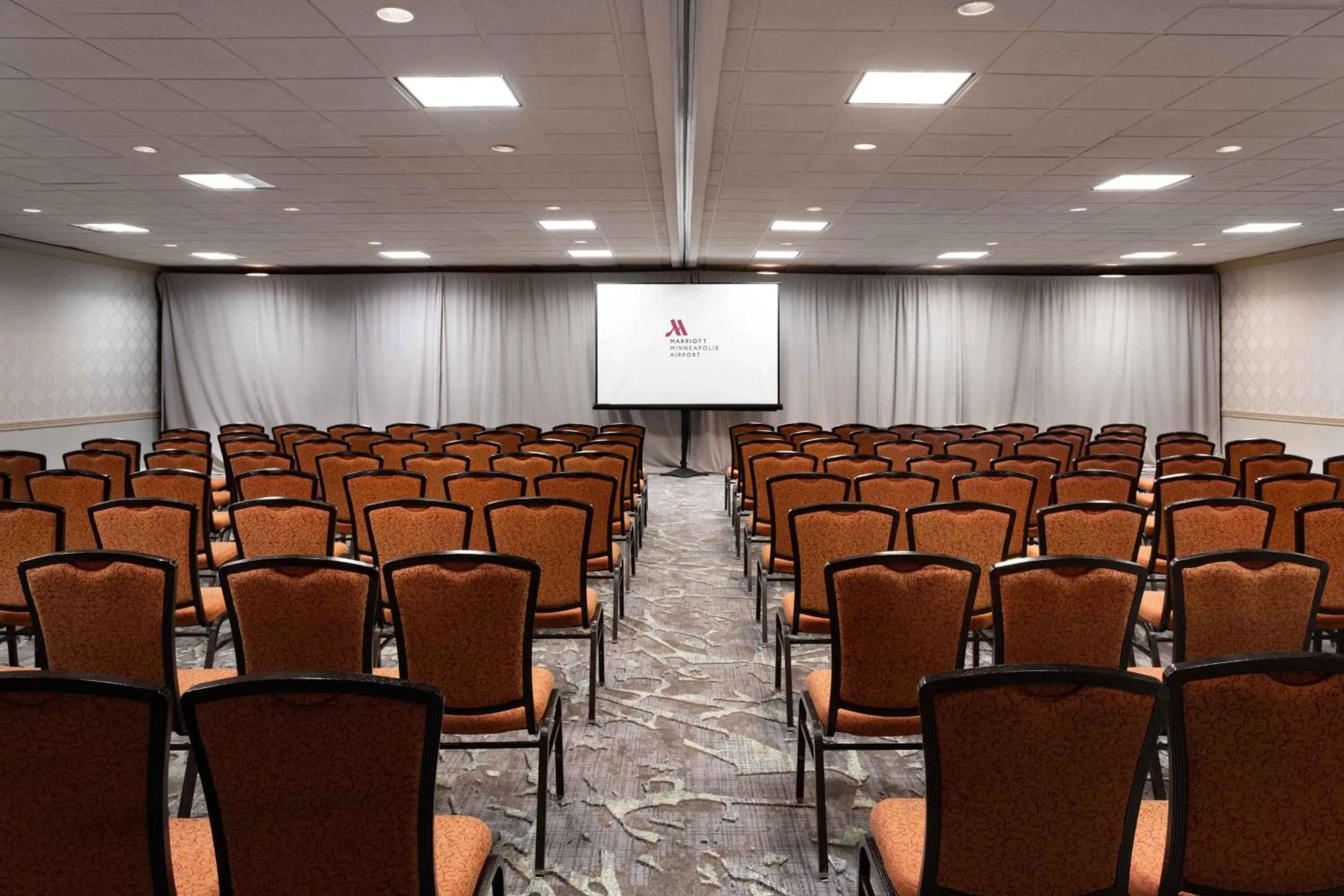 Meeting/conference room in DoubleTree by Hilton Minneapolis Airport, MN