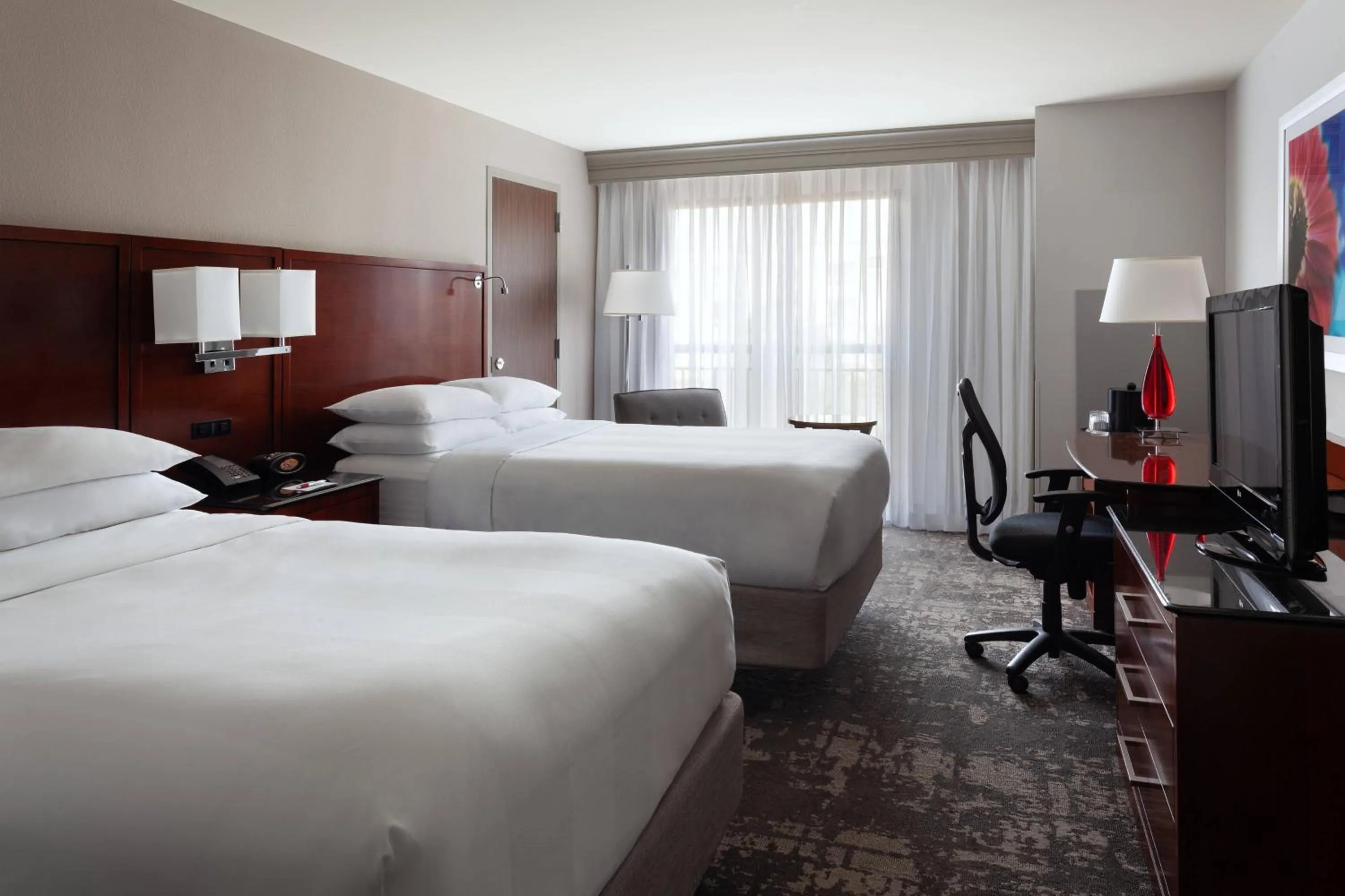 Photo of the whole room, Bed in DoubleTree by Hilton Minneapolis Airport, MN