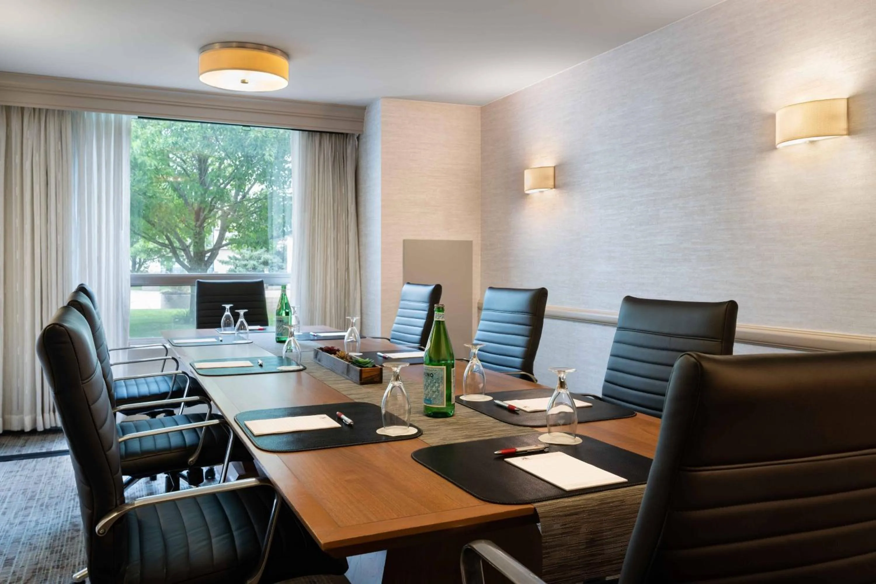 Meeting/conference room in DoubleTree by Hilton Minneapolis Airport, MN