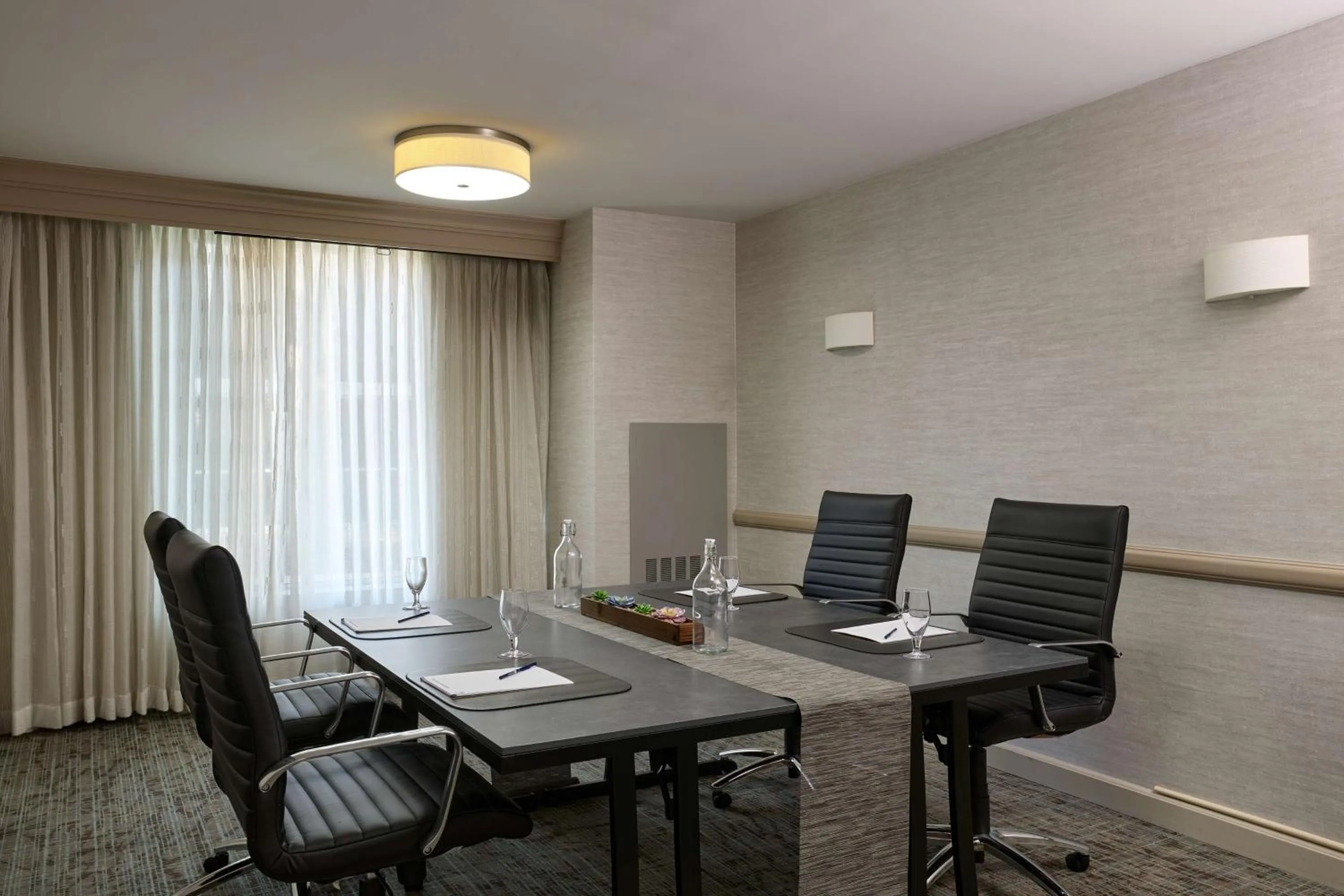 Meeting/conference room in DoubleTree by Hilton Minneapolis Airport, MN