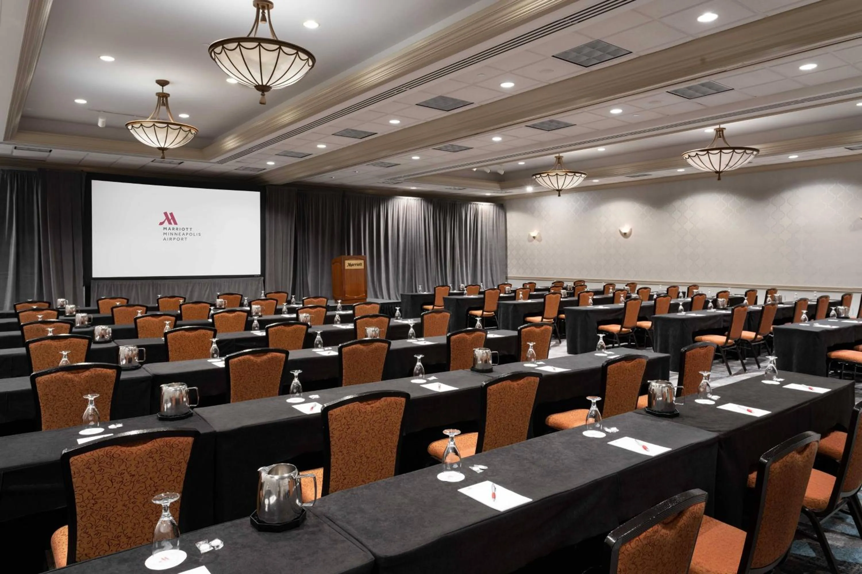 Meeting/conference room in DoubleTree by Hilton Minneapolis Airport, MN