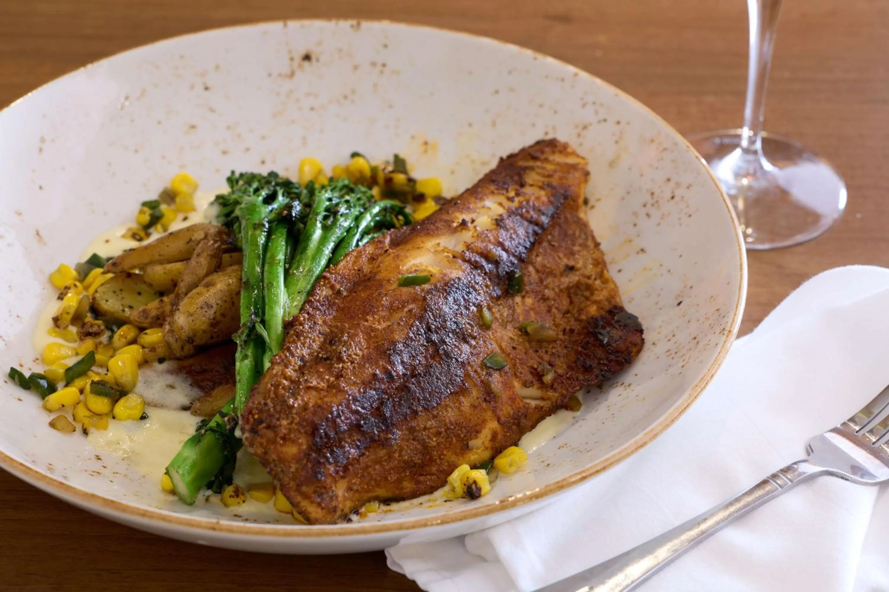 Restaurant/places to eat in DoubleTree by Hilton Minneapolis Airport, MN