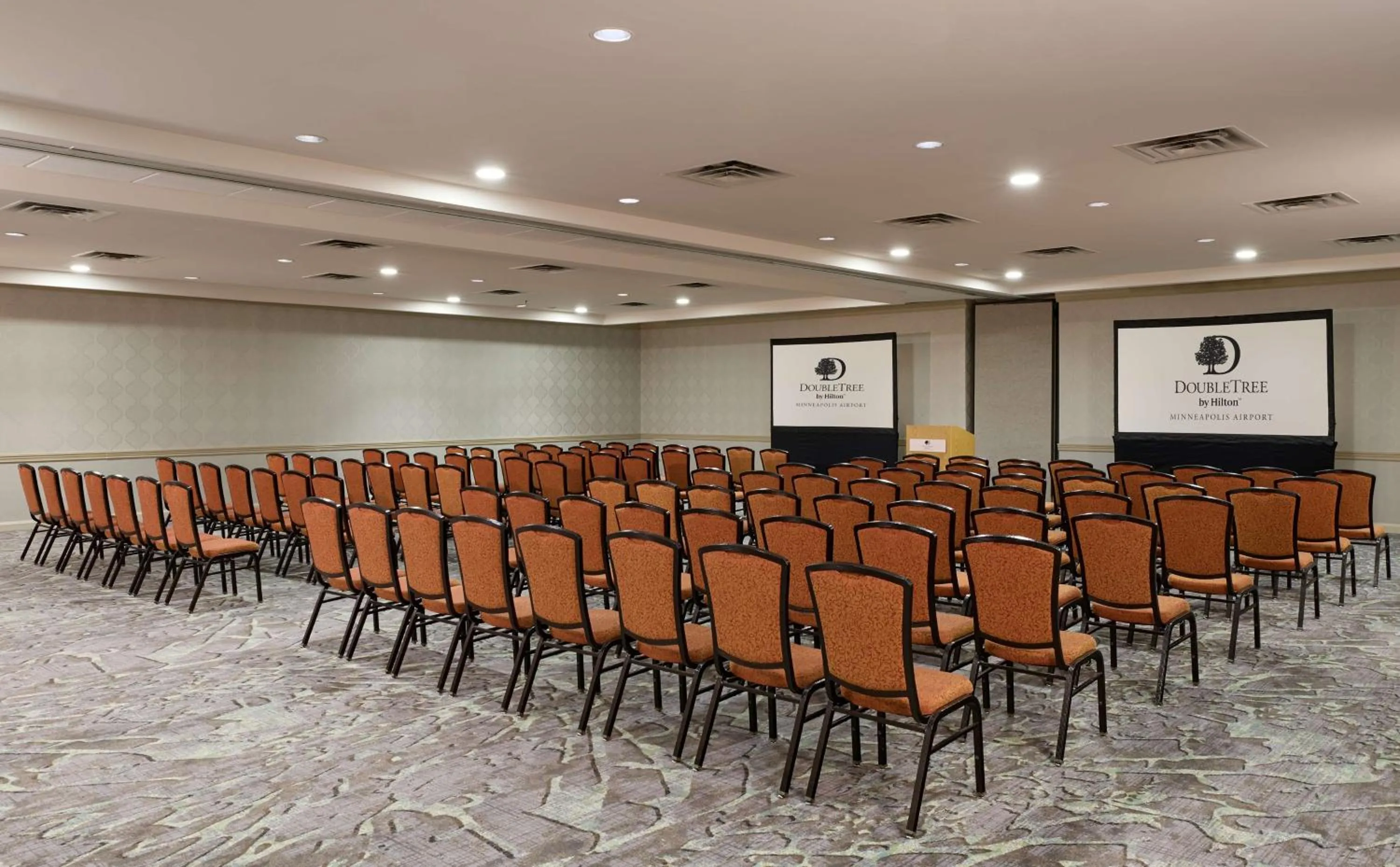 Meeting/conference room in DoubleTree by Hilton Minneapolis Airport, MN