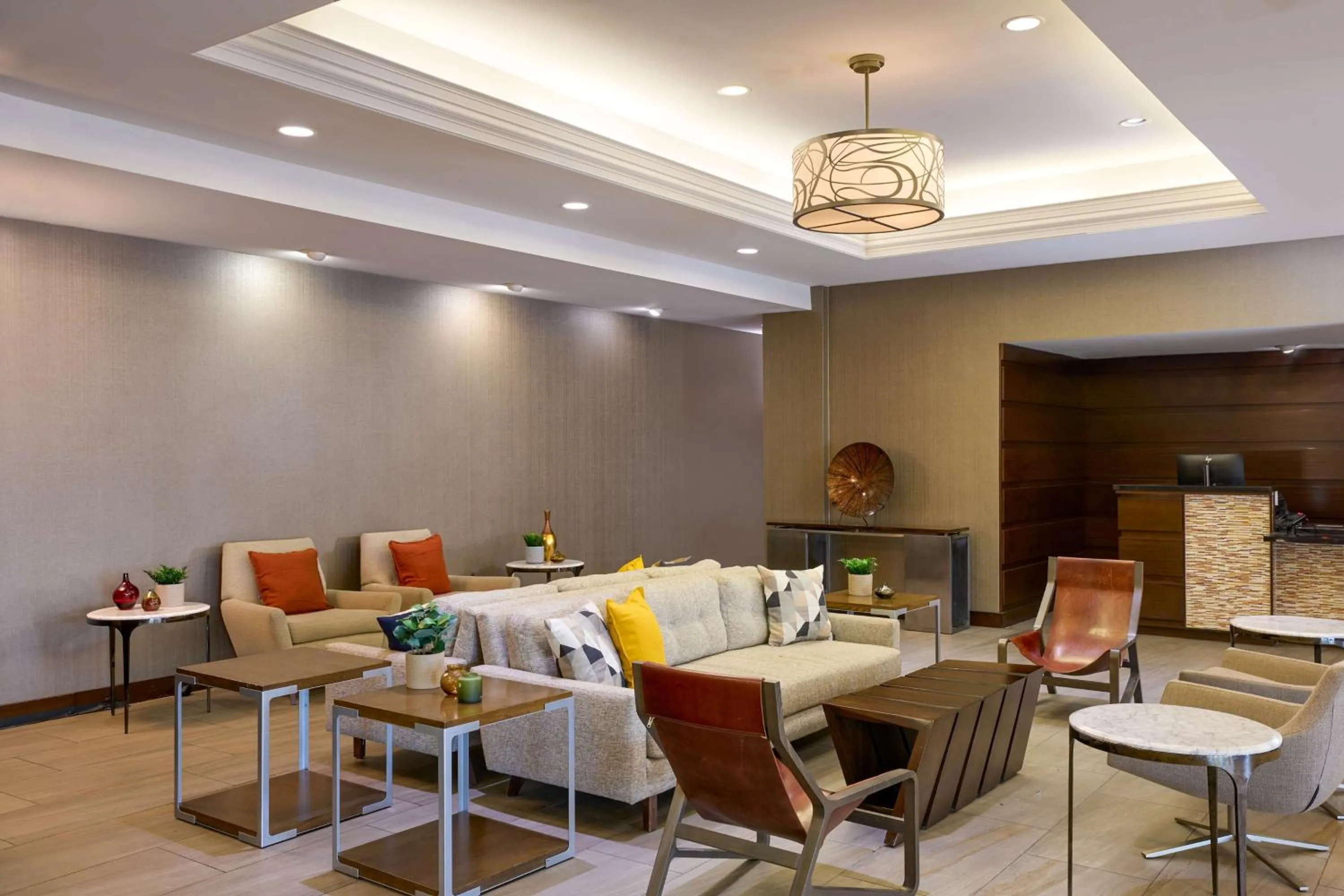 Lobby or reception in DoubleTree by Hilton Minneapolis Airport, MN