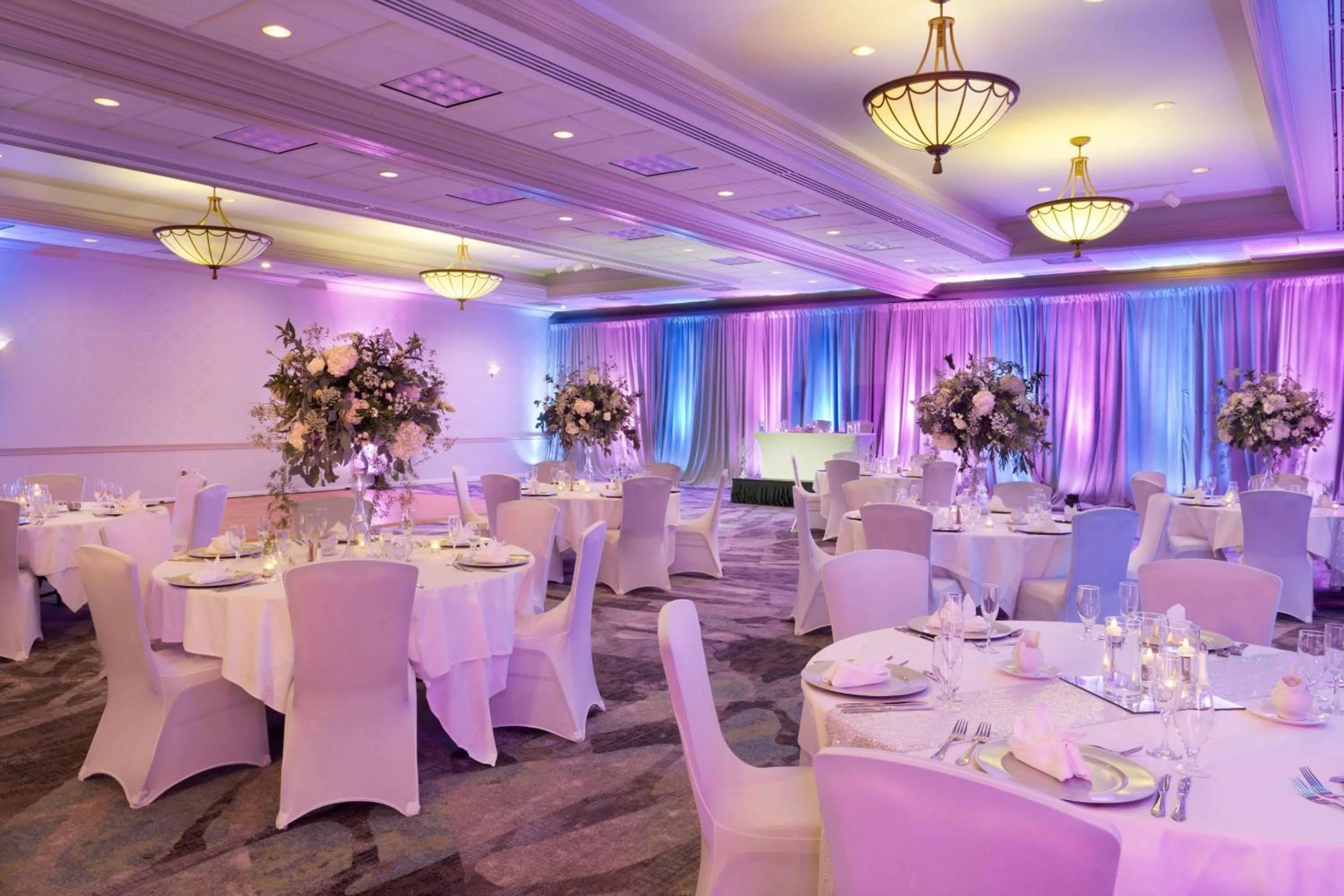 Lobby or reception in DoubleTree by Hilton Minneapolis Airport, MN