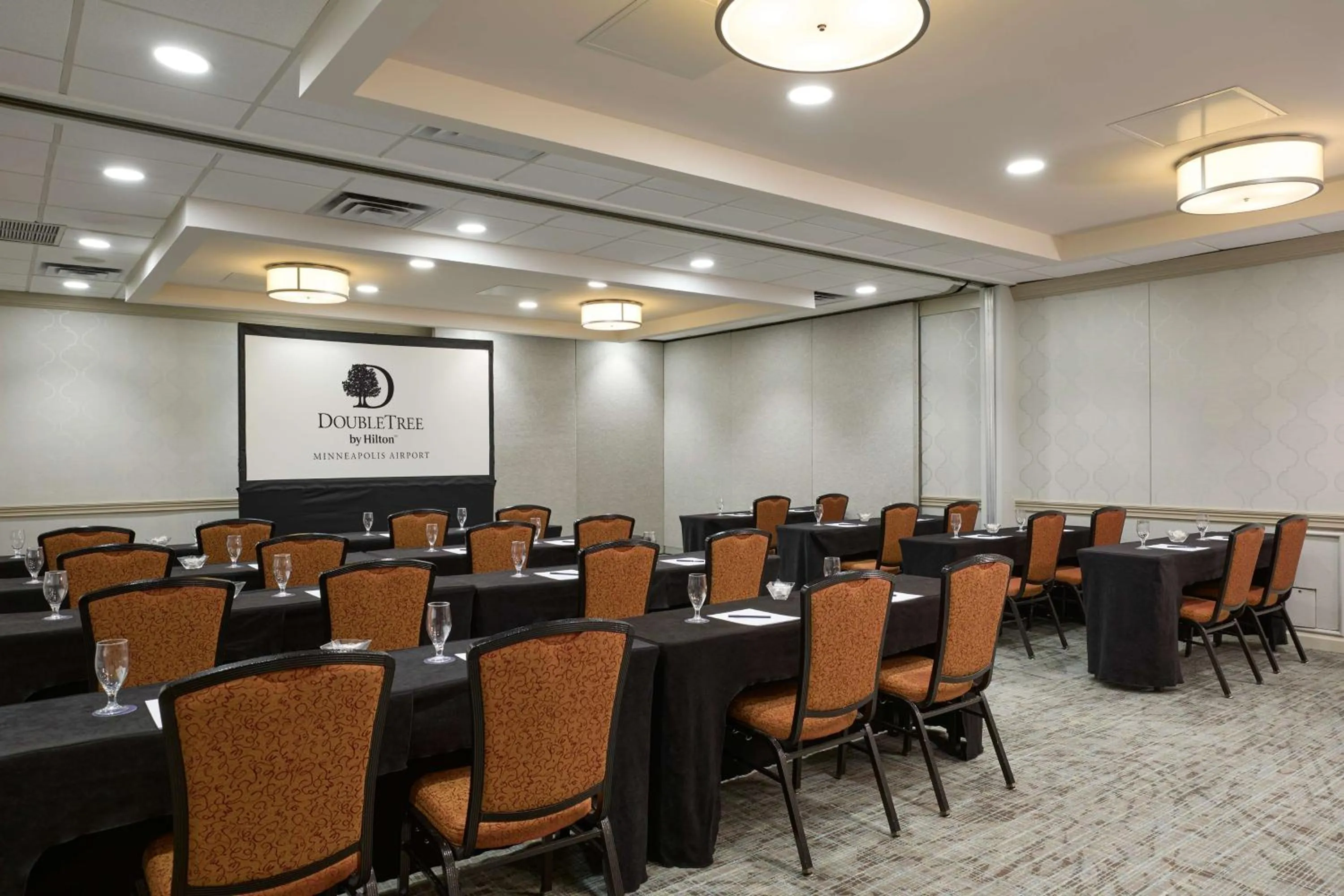 Meeting/conference room in DoubleTree by Hilton Minneapolis Airport, MN