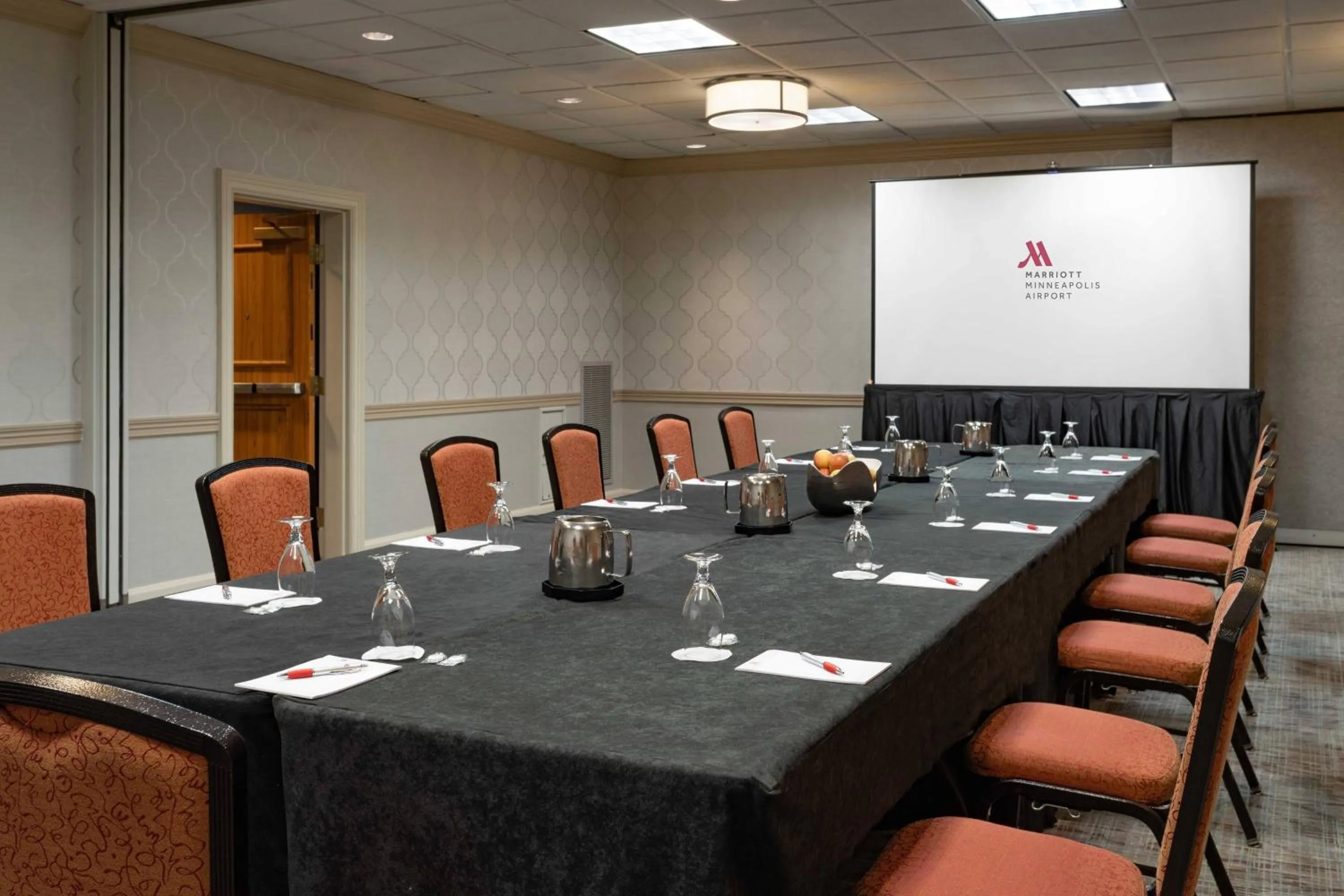 Meeting/conference room in DoubleTree by Hilton Minneapolis Airport, MN