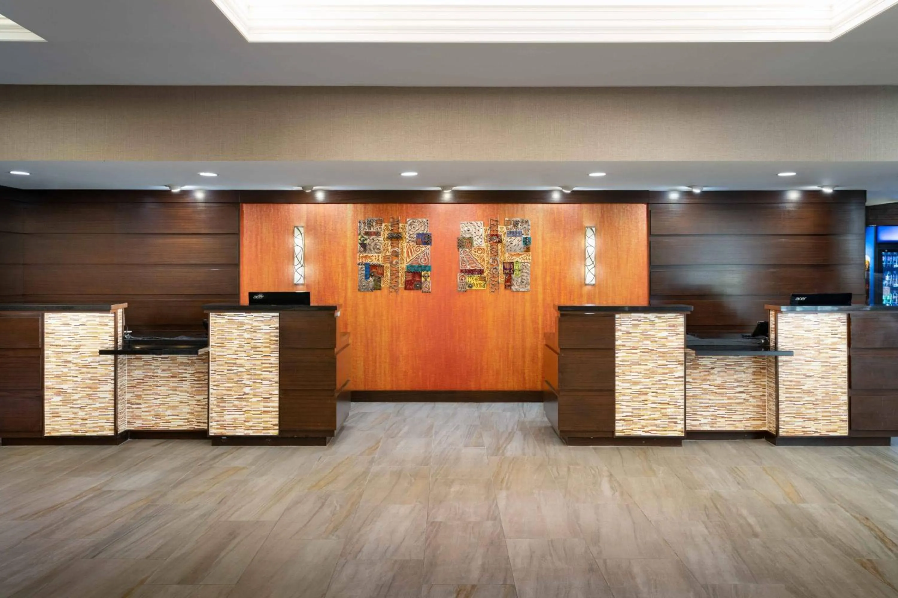 Lobby or reception in DoubleTree by Hilton Minneapolis Airport, MN