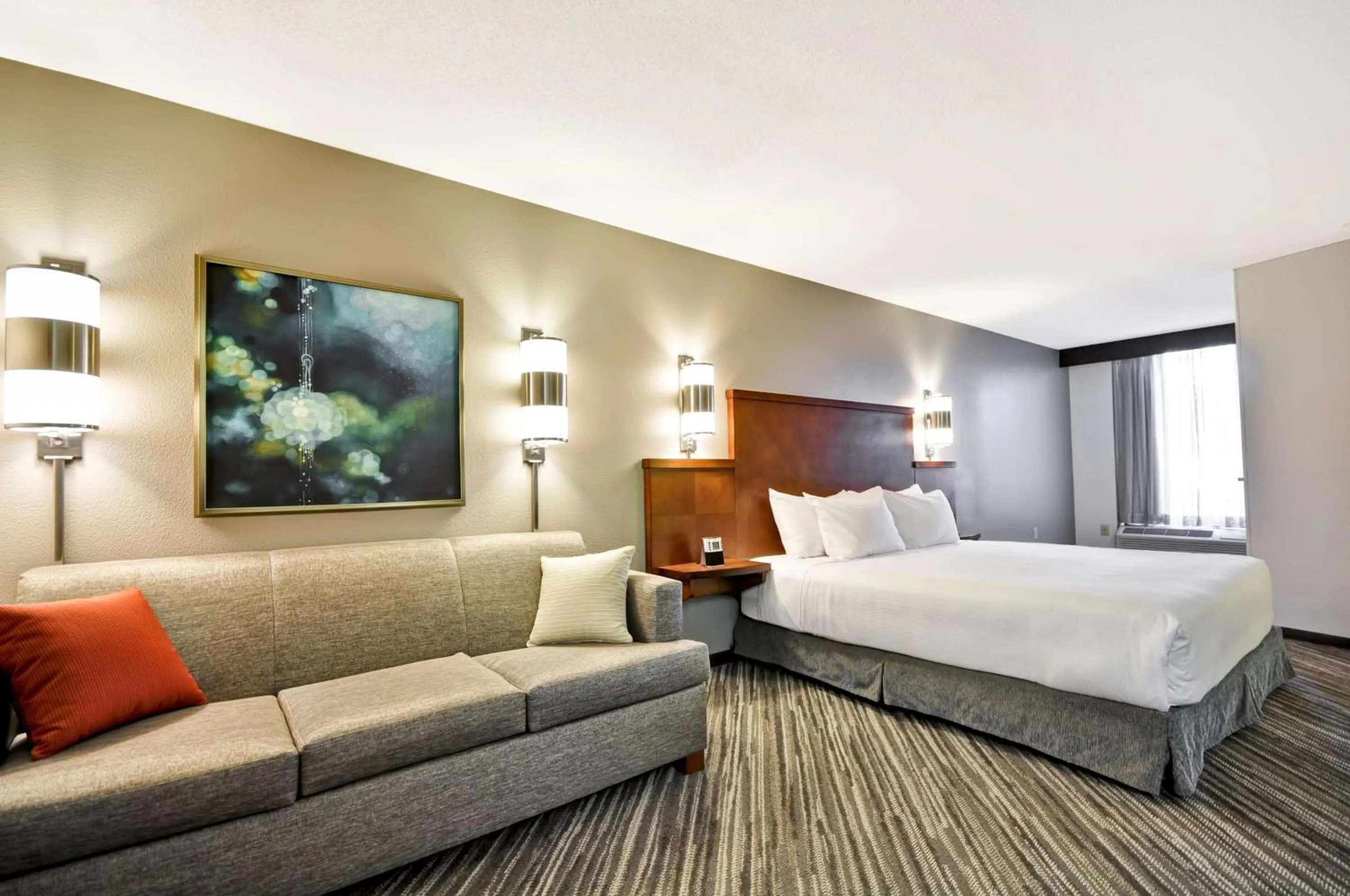 Photo of the whole room, Bed in Hyatt Place Minneapolis Airport South