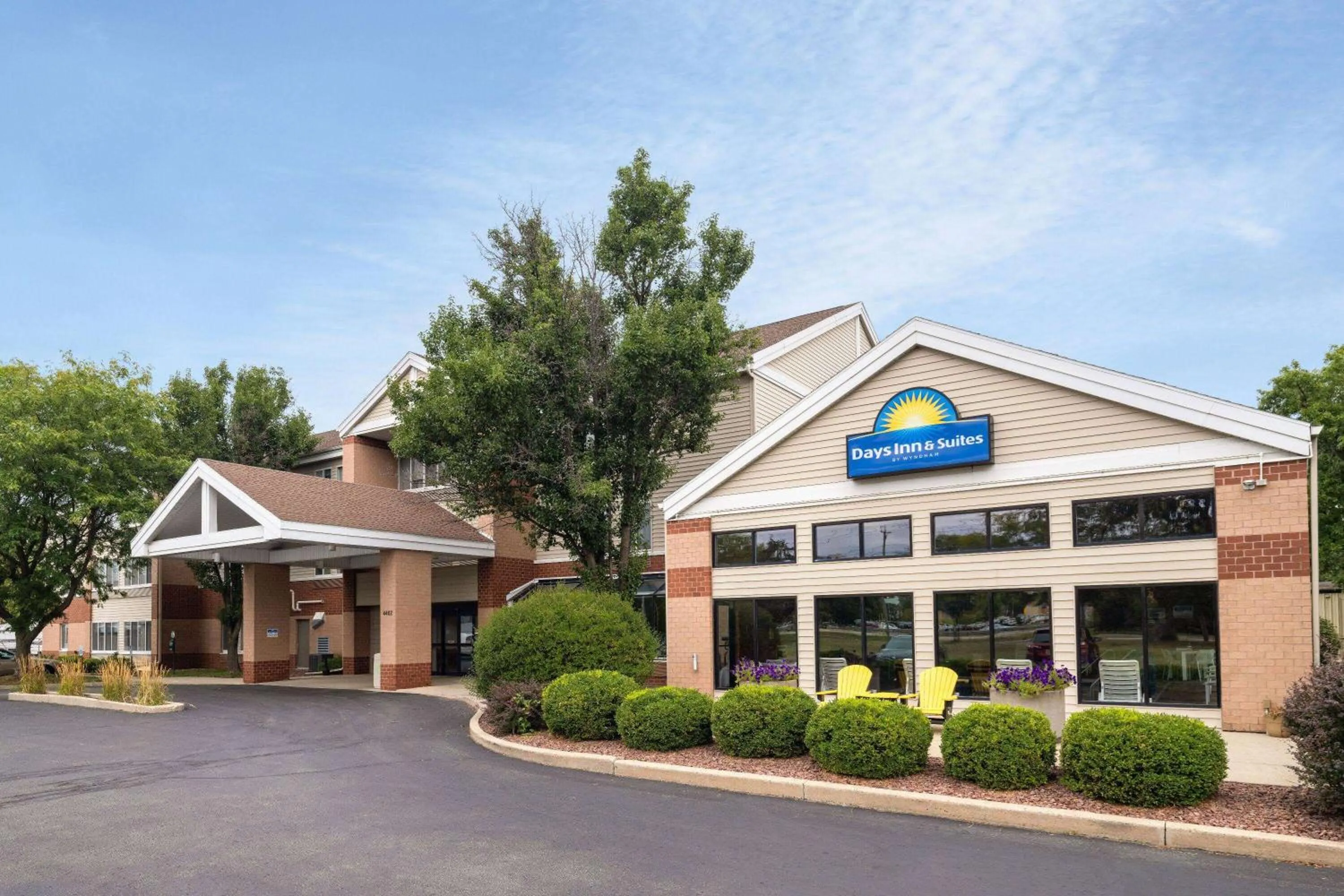 Property building in Days Inn & Suites by Wyndham Madison