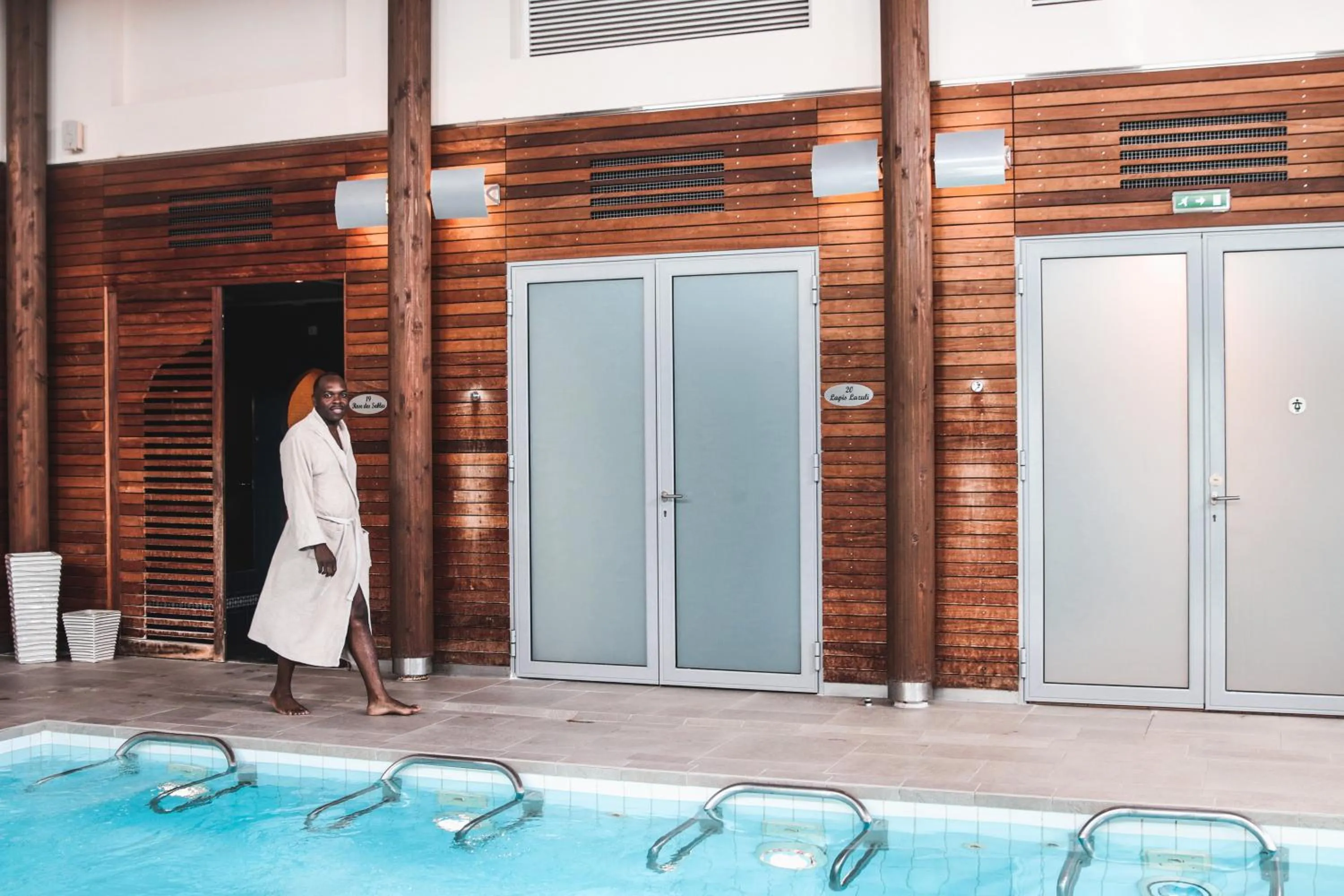 Swimming pool in Relais de Margaux - Hôtel, Golf & Spa