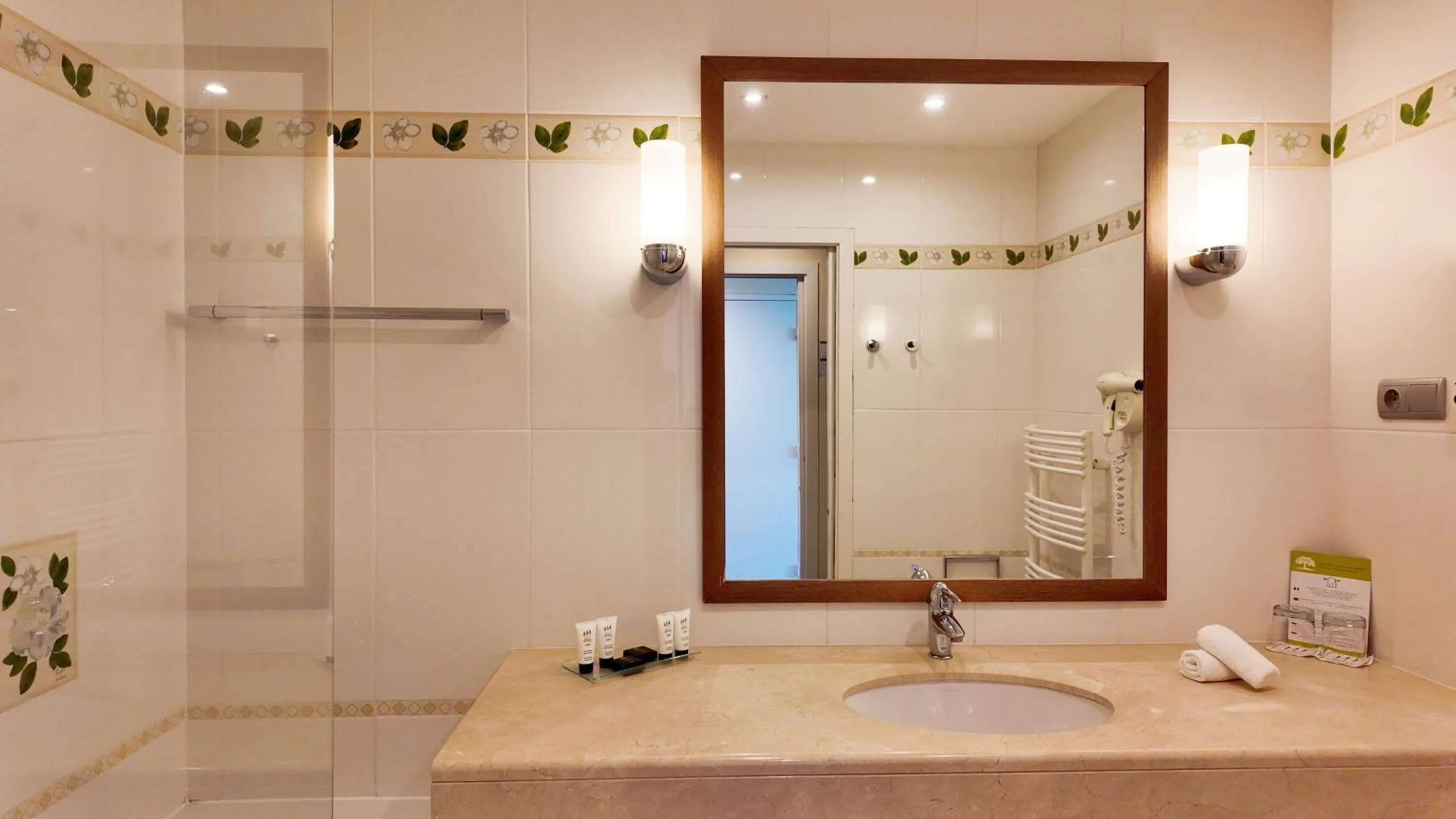 Bathroom in Relais de Margaux - Hôtel, Golf & Spa