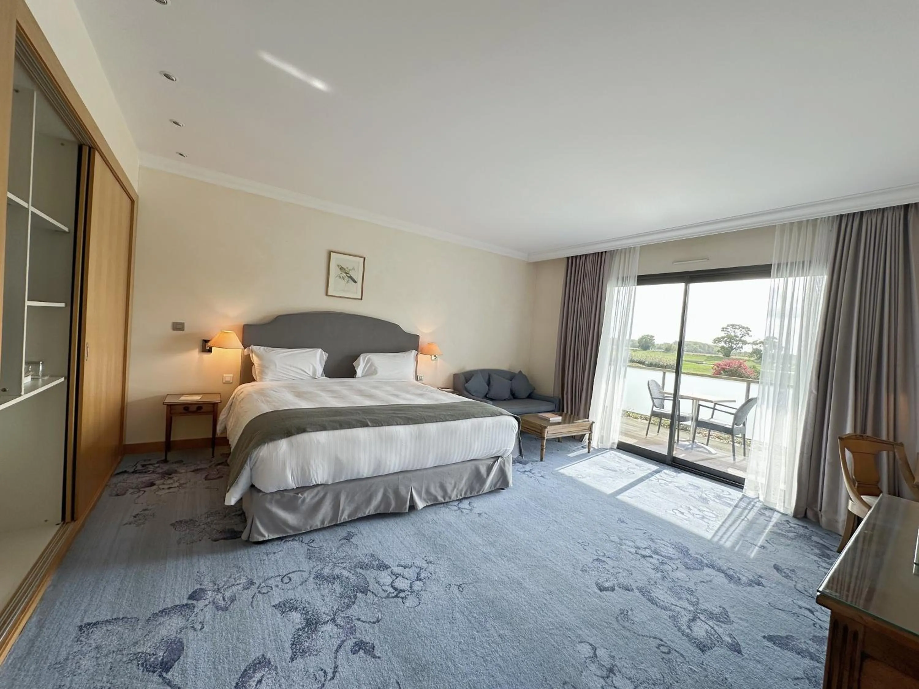 Bedroom, Bed in Relais de Margaux - Hôtel, Golf & Spa