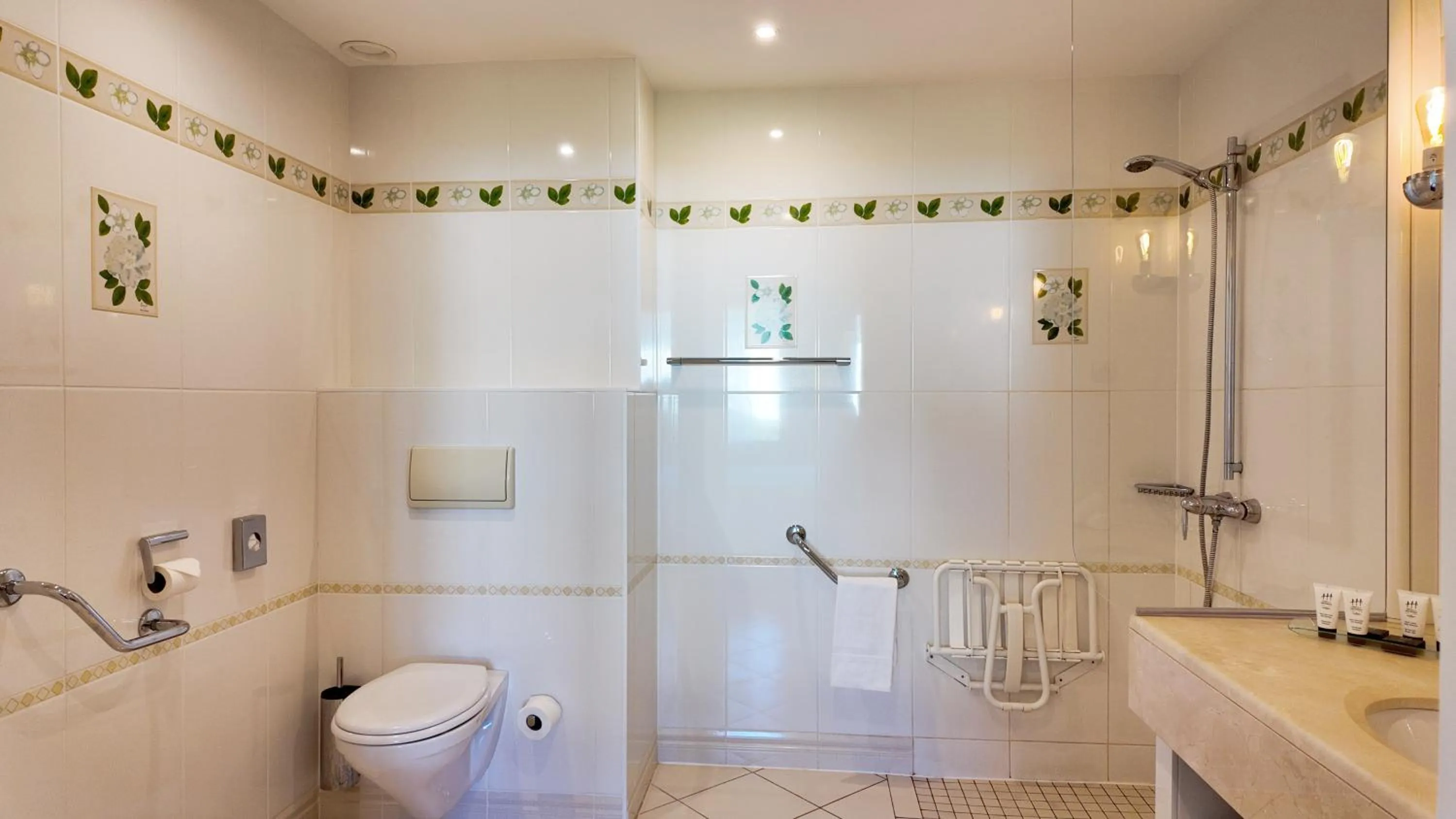 Shower in Relais de Margaux - Hôtel, Golf & Spa